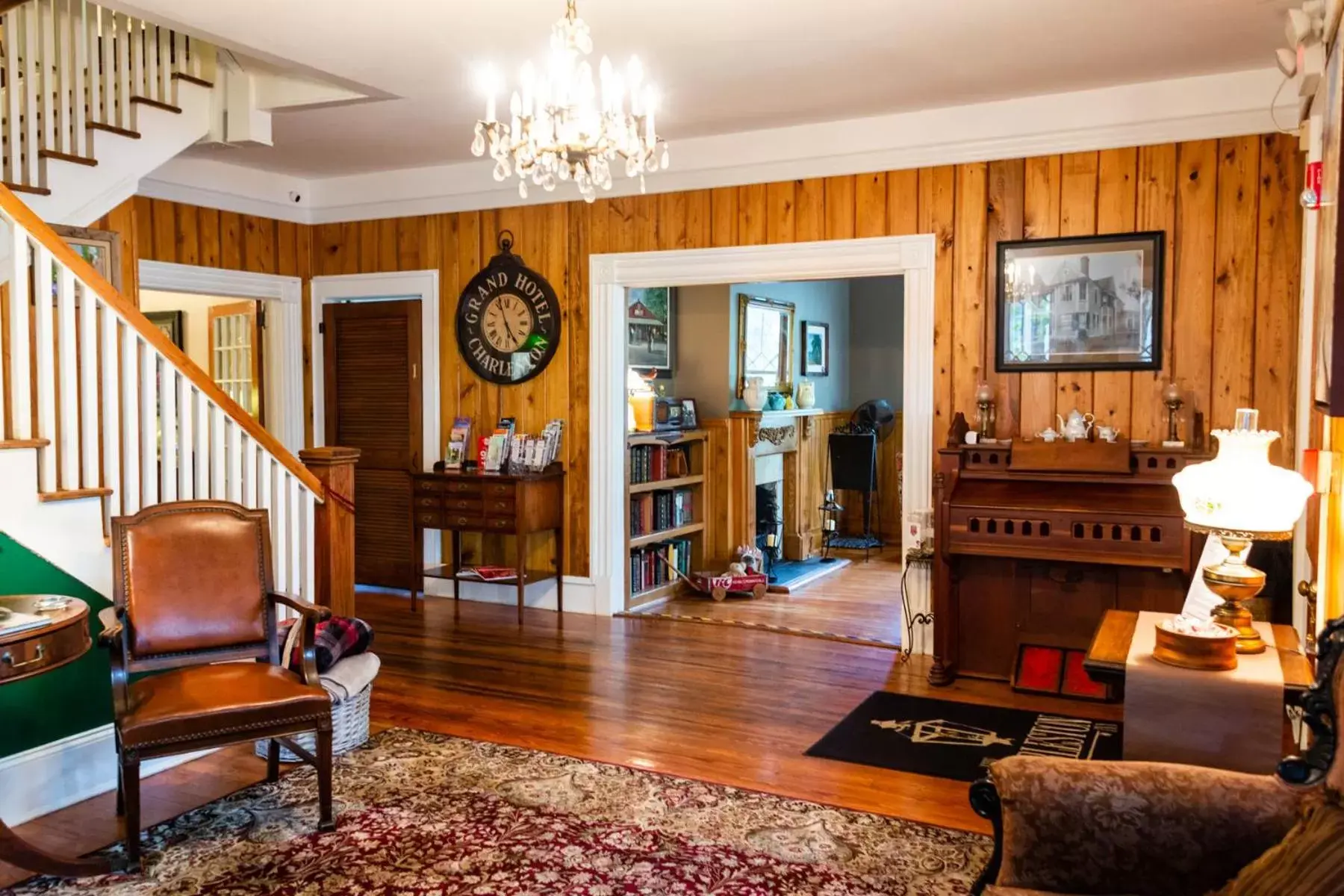 Seating Area in The Charleston Inn