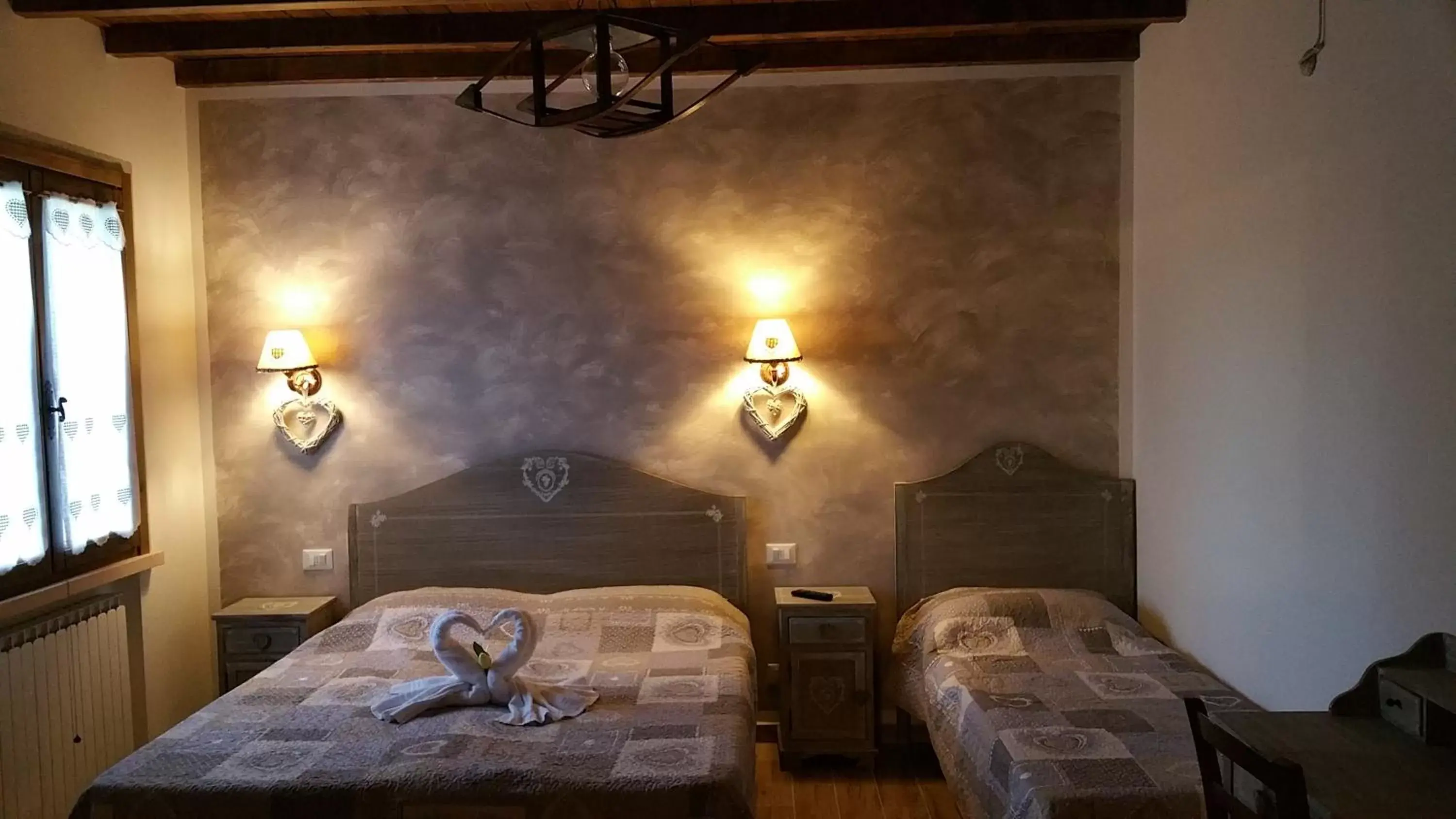 Photo of the whole room, Bed in La Casa Delle Rondini