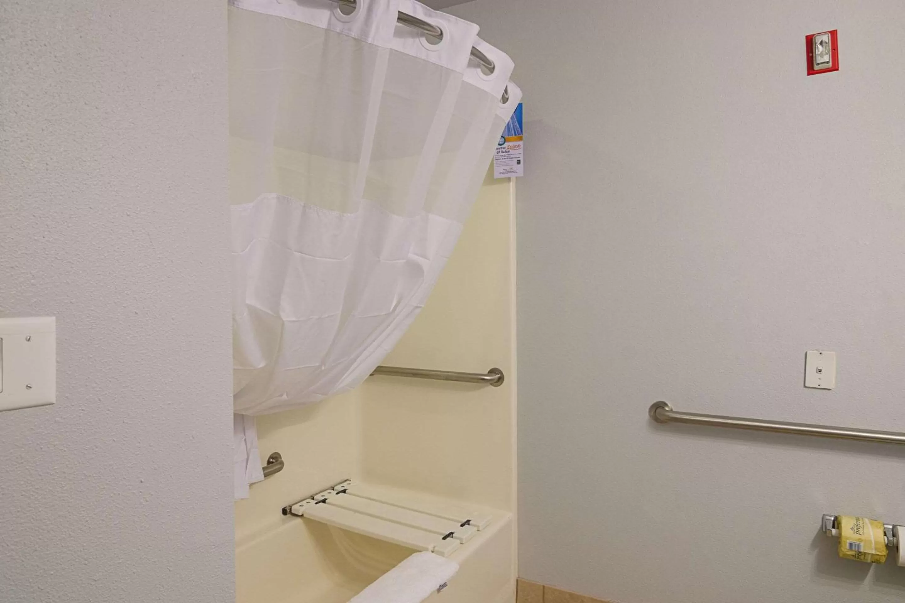 Bathroom in Quality Inn Seaside