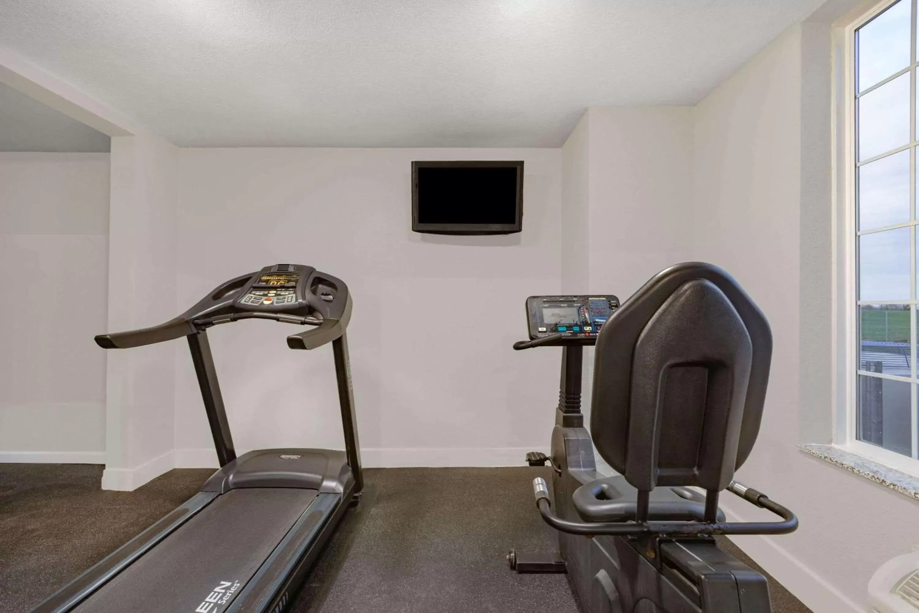 Fitness centre/facilities, Fitness Center/Facilities in AmericInn by Wyndham Pella