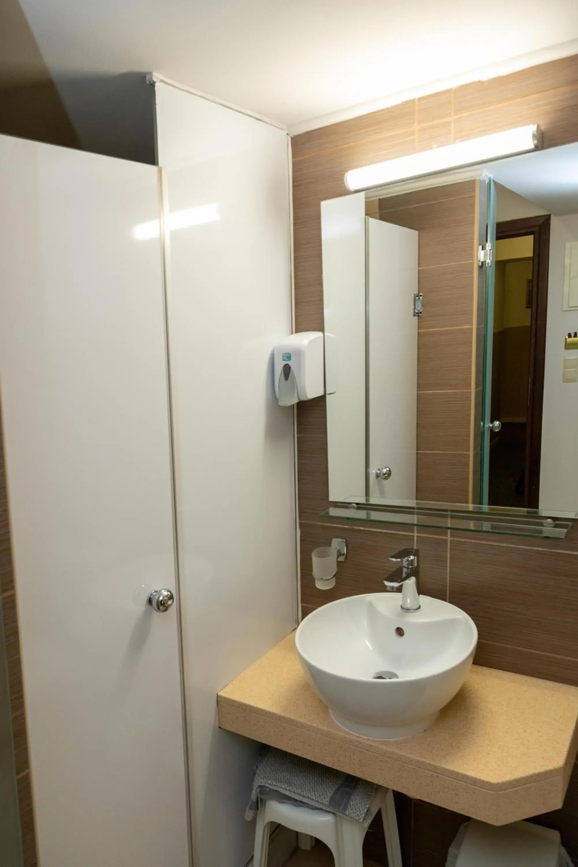 Shower, Bathroom in Kronos Hotel