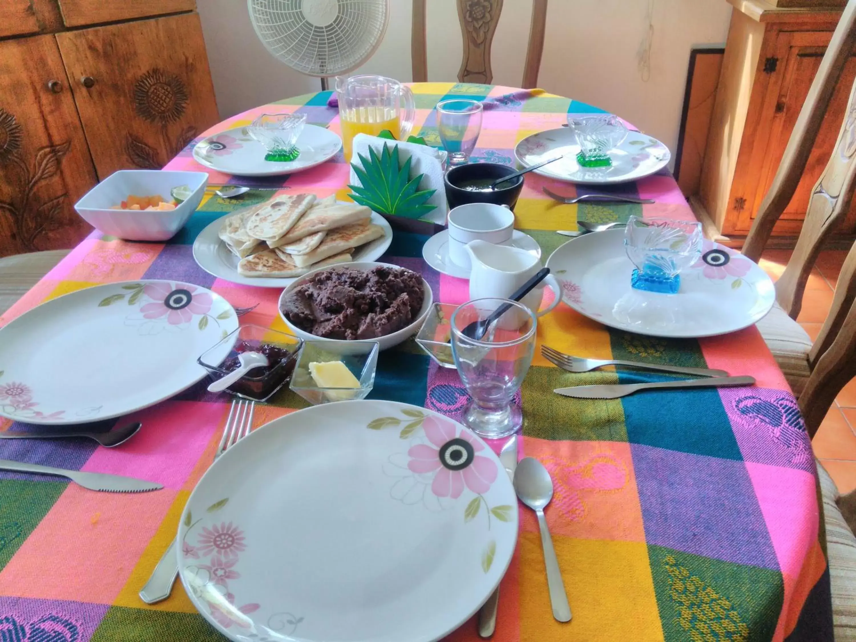 Food in Los Caracoles Bed & Breakfast