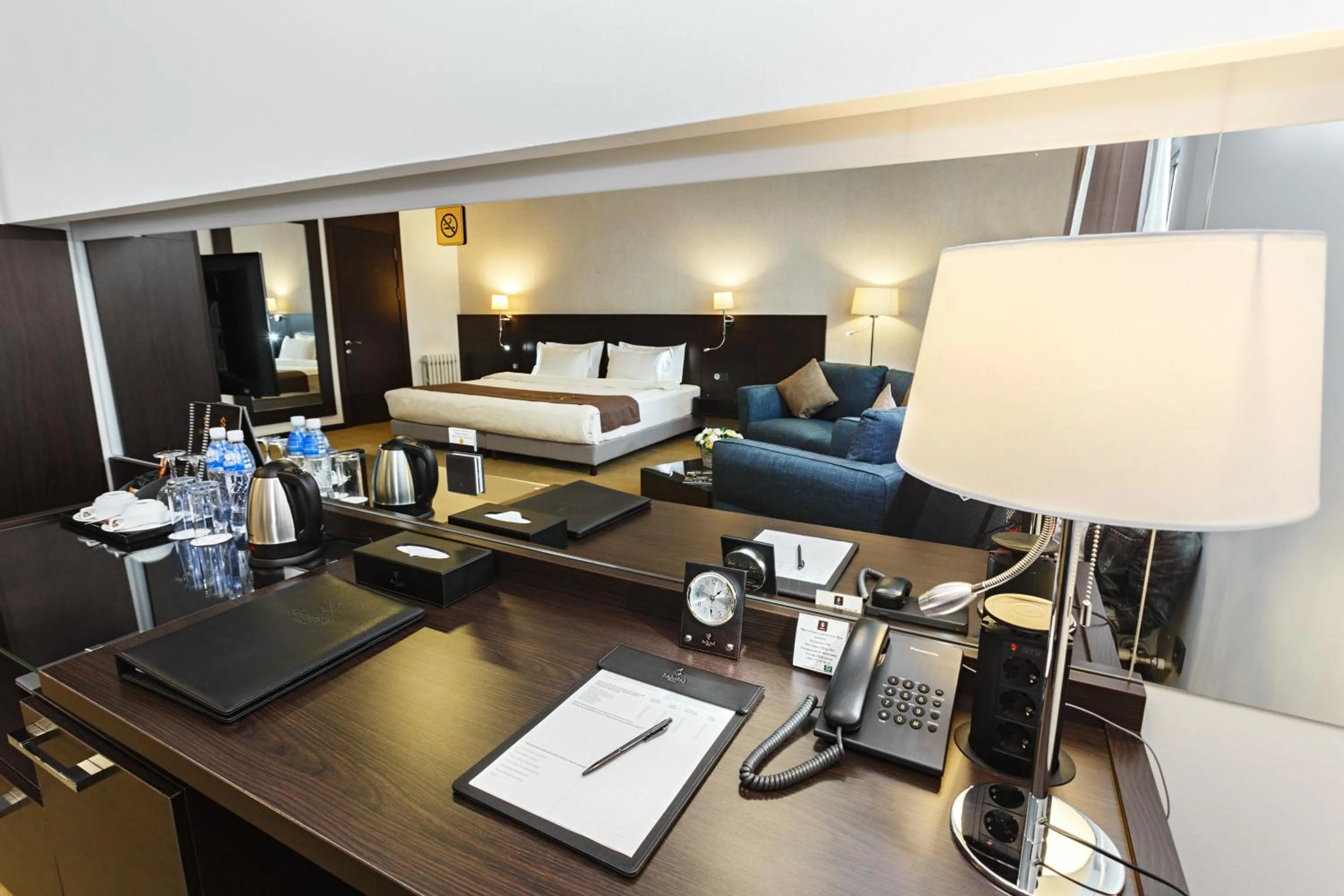 Coffee/tea facilities, Bed in Solutel Hotel