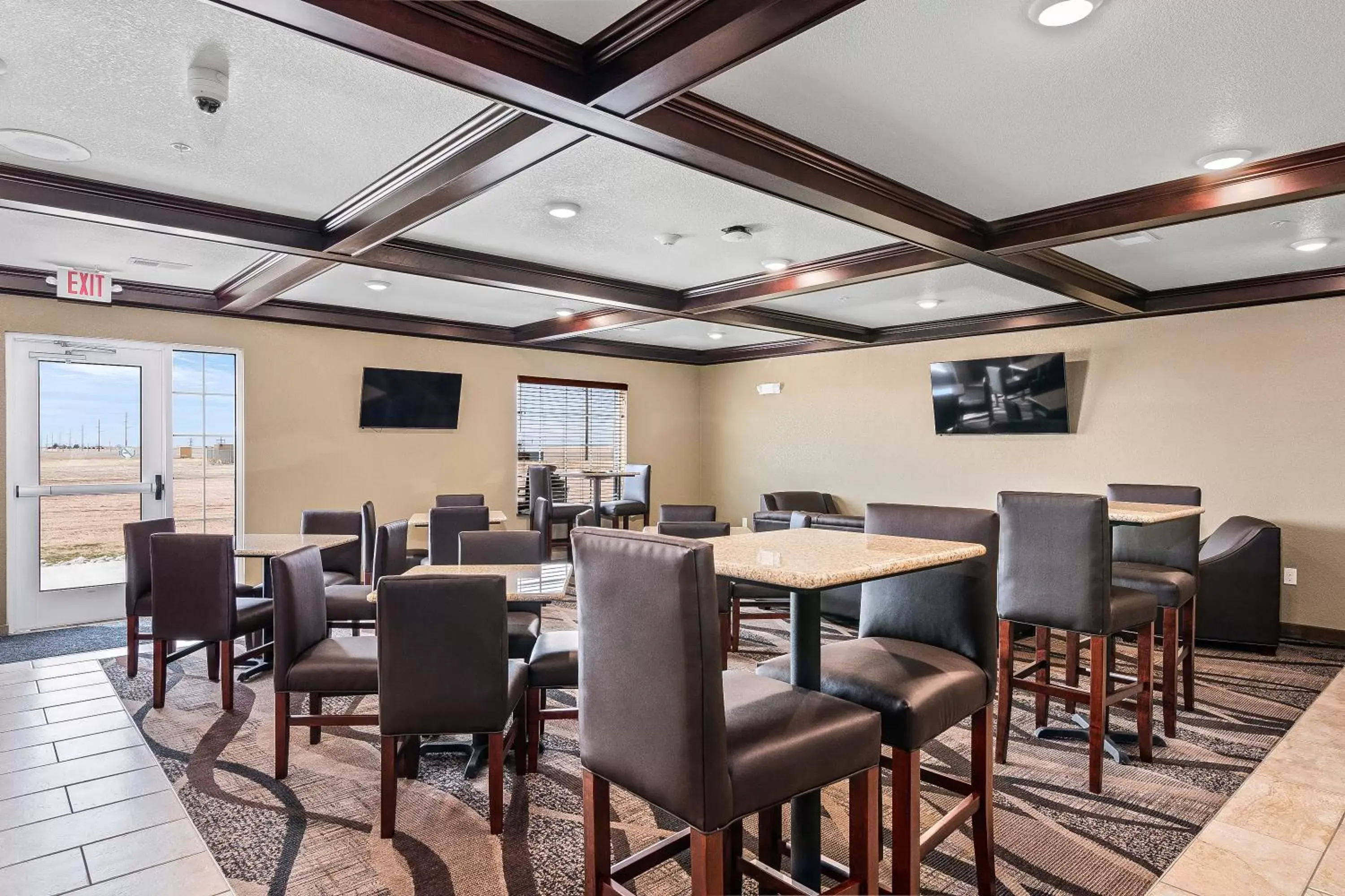 Lounge or bar, Restaurant/Places to Eat in Cobblestone Inn & Suites - Yuma