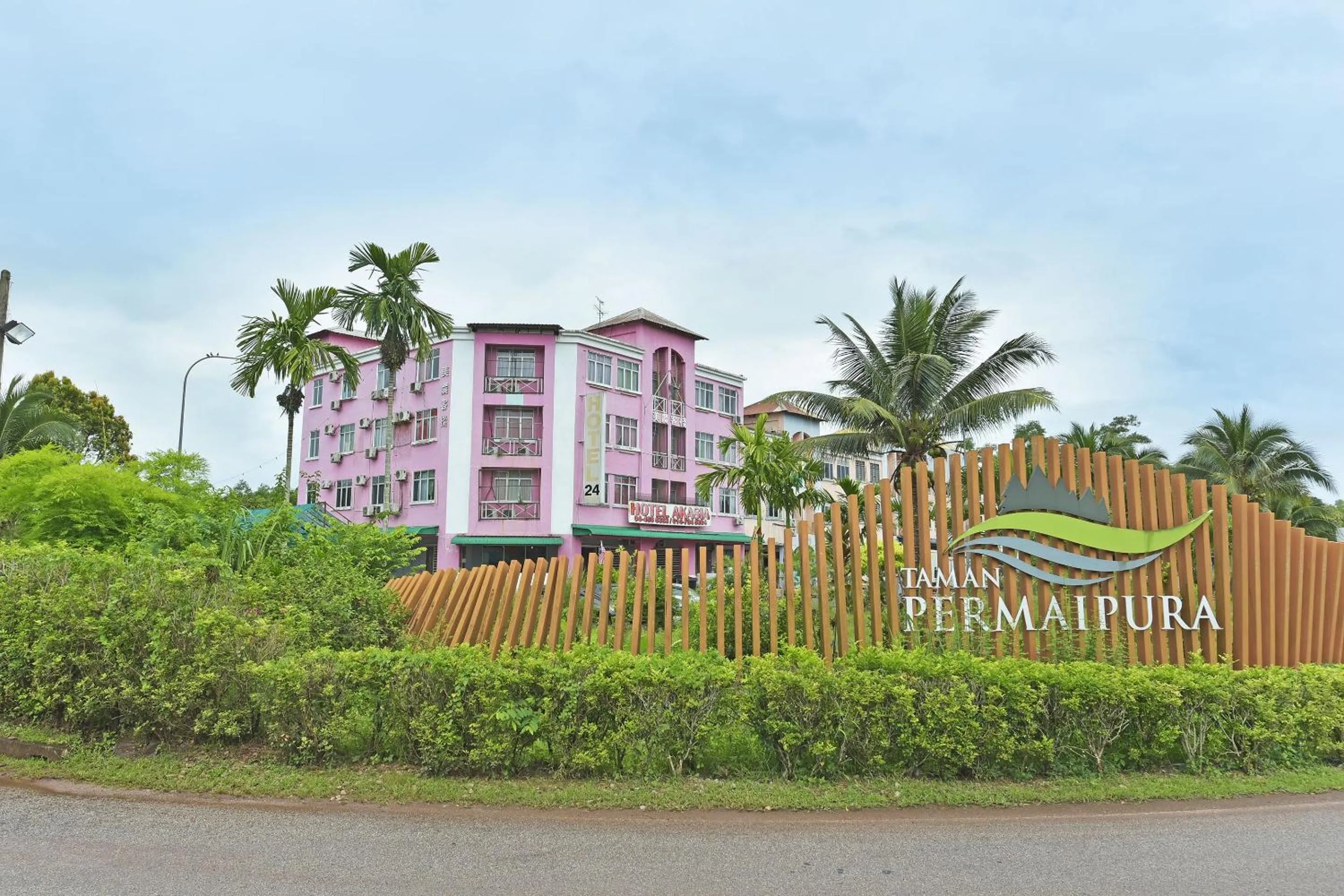 Facade/entrance, Property Building in OYO 90846 Hotel Akasia