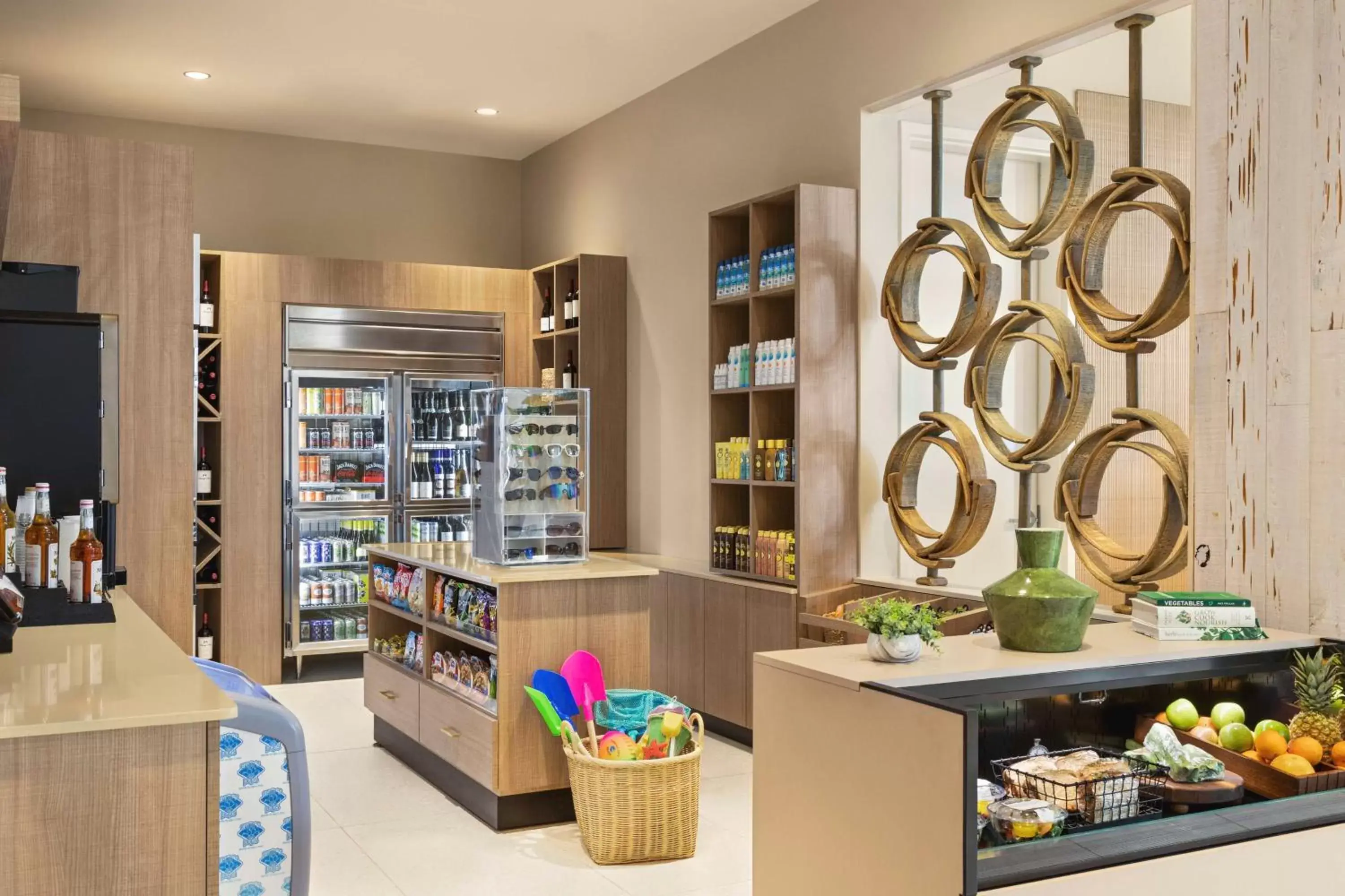 On-site shops in Embassy Suites By Hilton Panama City Beach Resort