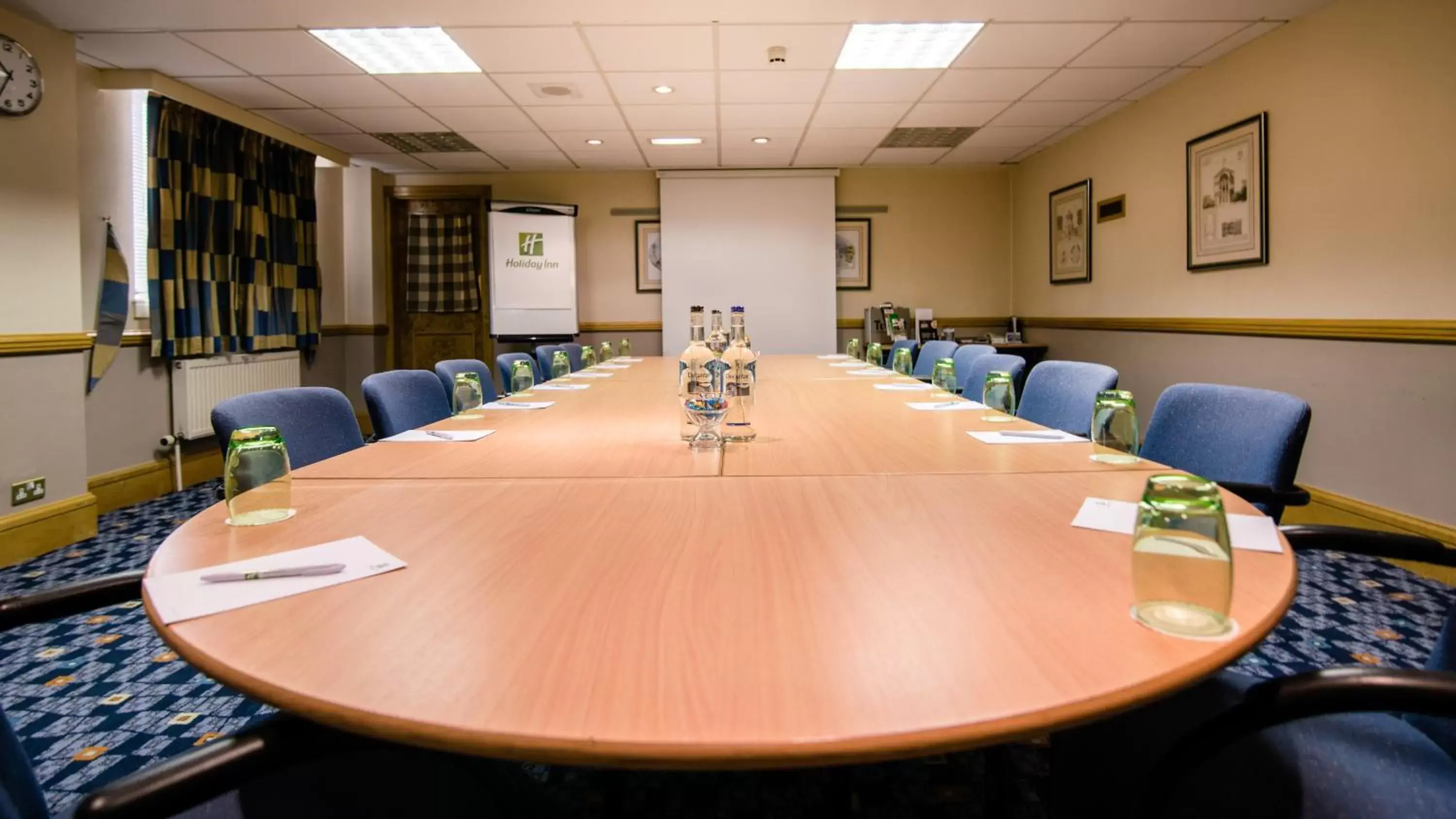 Meeting/conference room in Holiday Inn Bolton Centre, an IHG Hotel