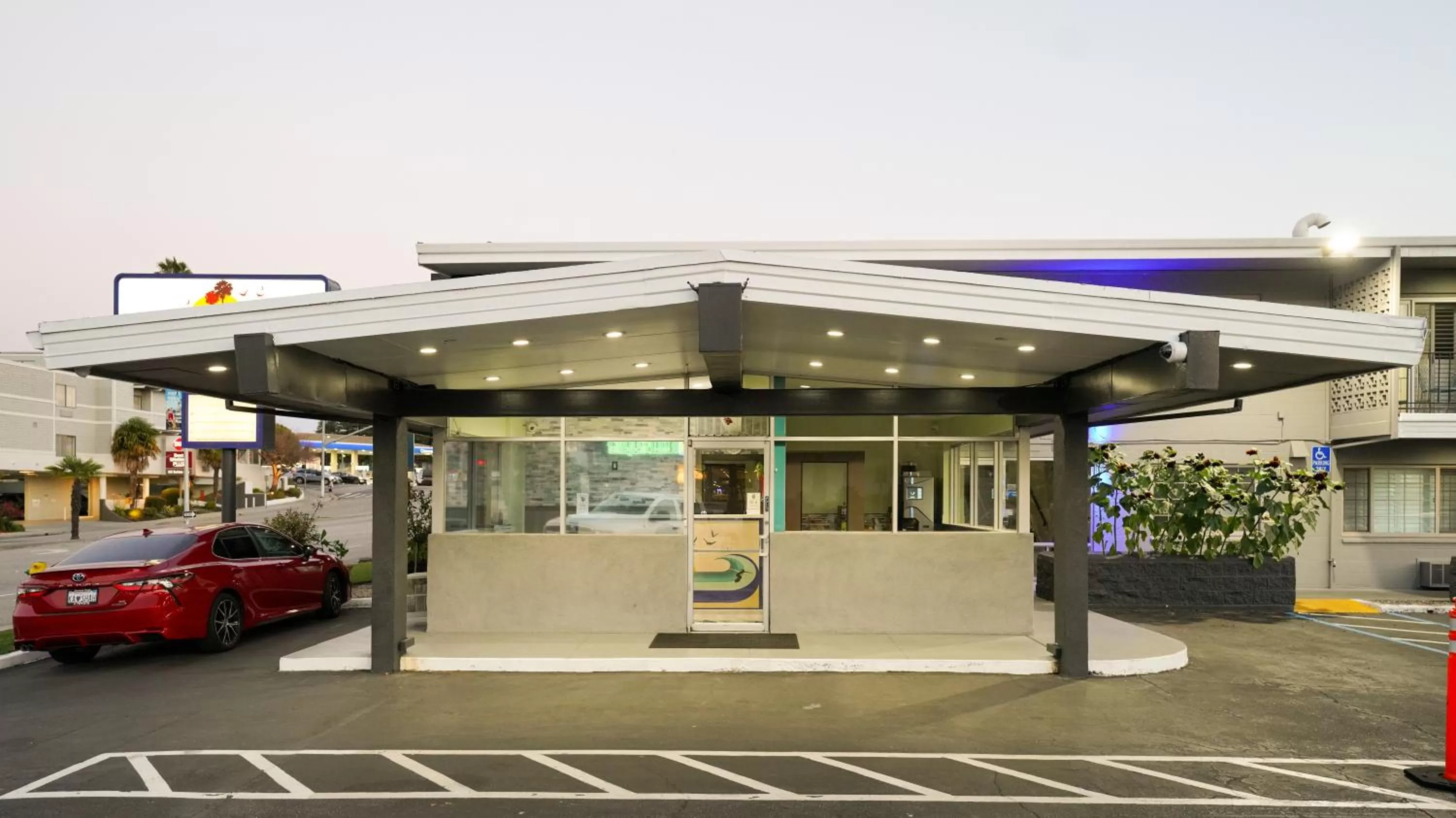 Property building in SeaSide Inn & Suites