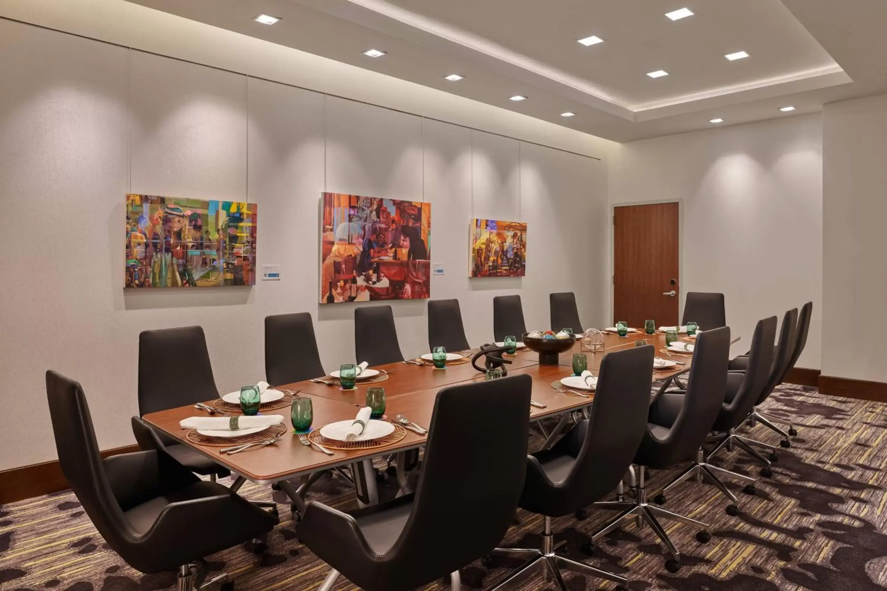 Meeting/conference room in Art Ovation Hotel, Autograph Collection