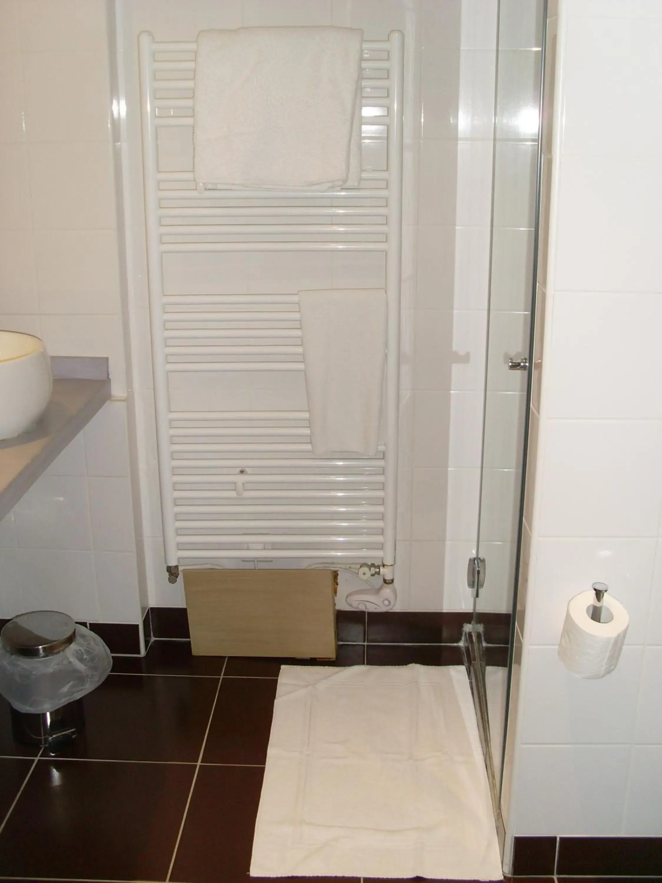 Bathroom in Hôtel Le Parc