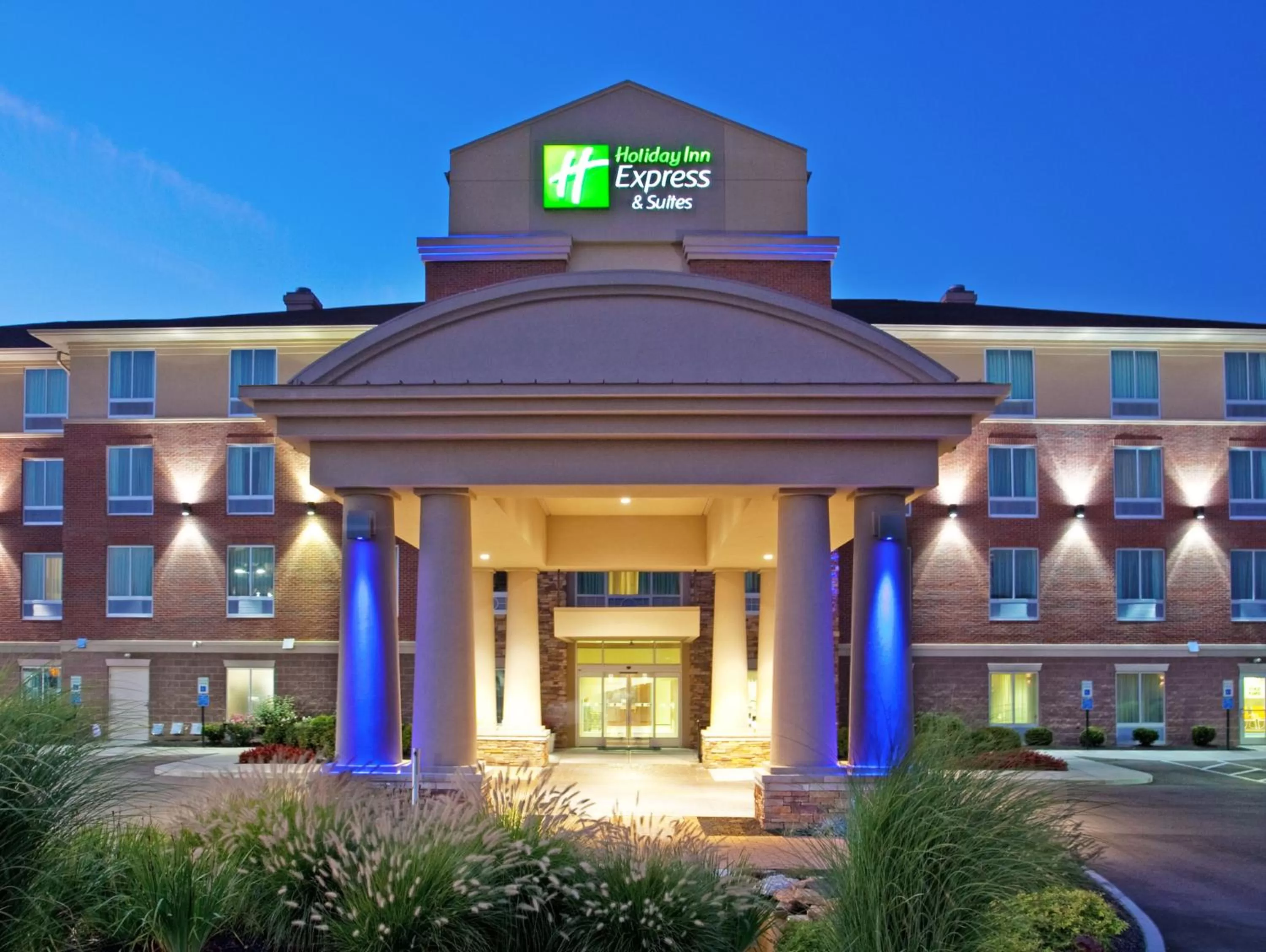 Property building in Holiday Inn Express Hotel & Suites Cincinnati - Mason by IHG