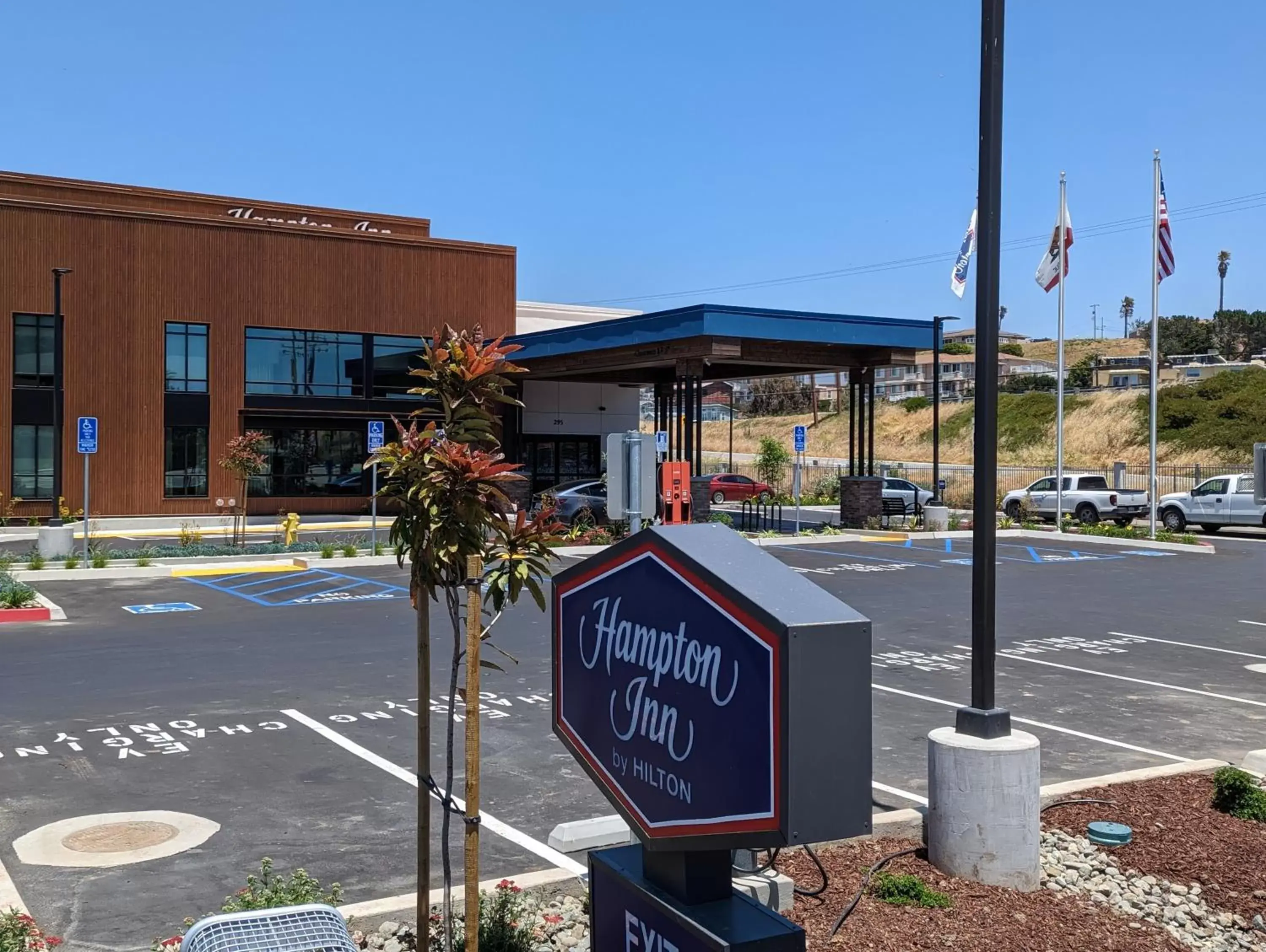 Property Building in Hampton Inn Morro Bay