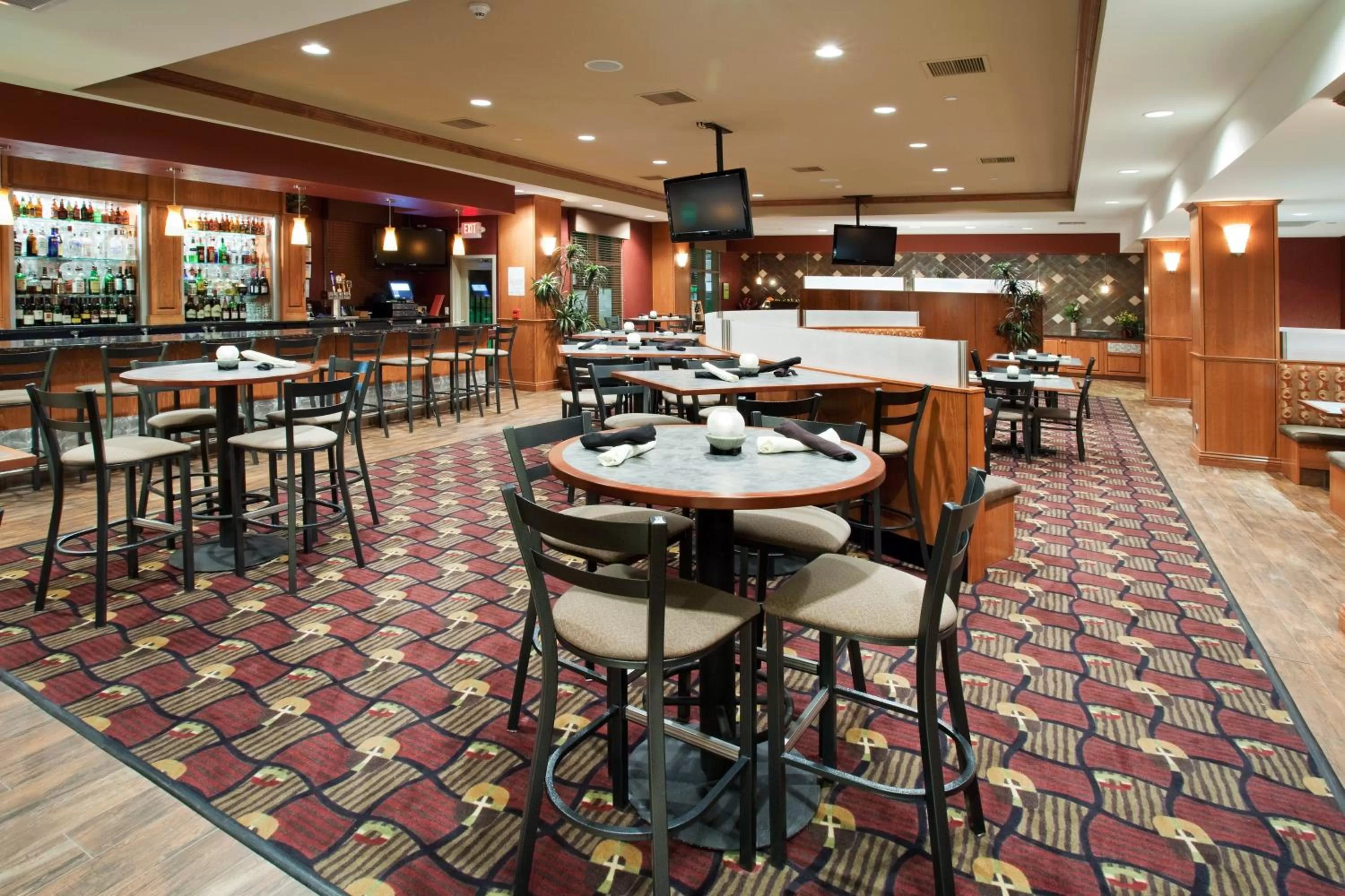 Lounge or bar in Holiday Inn Hotel & Suites Grand Junction-Airport by IHG