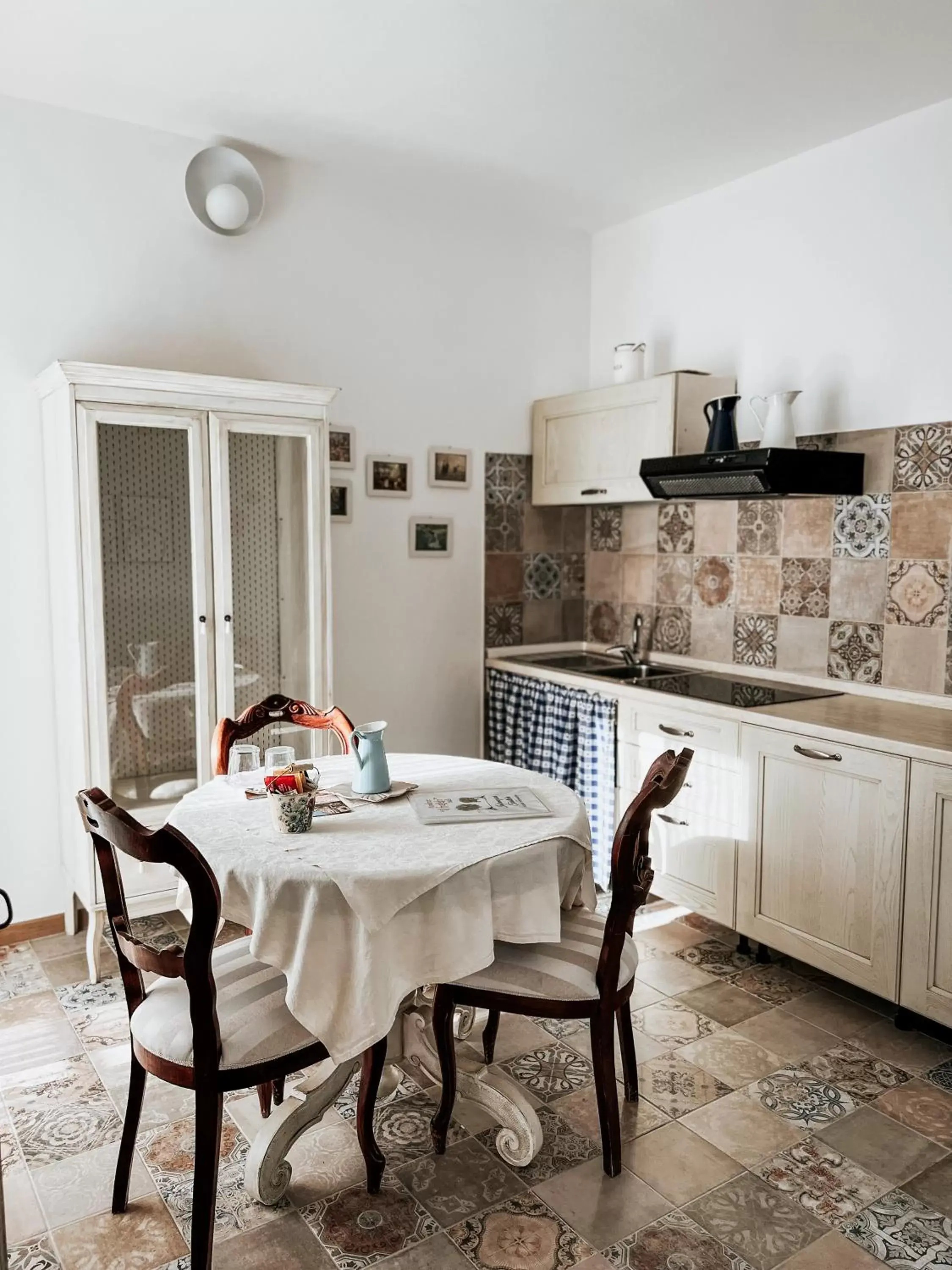 Kitchen or kitchenette, Dining Area in Residence La Pera Bugiarda