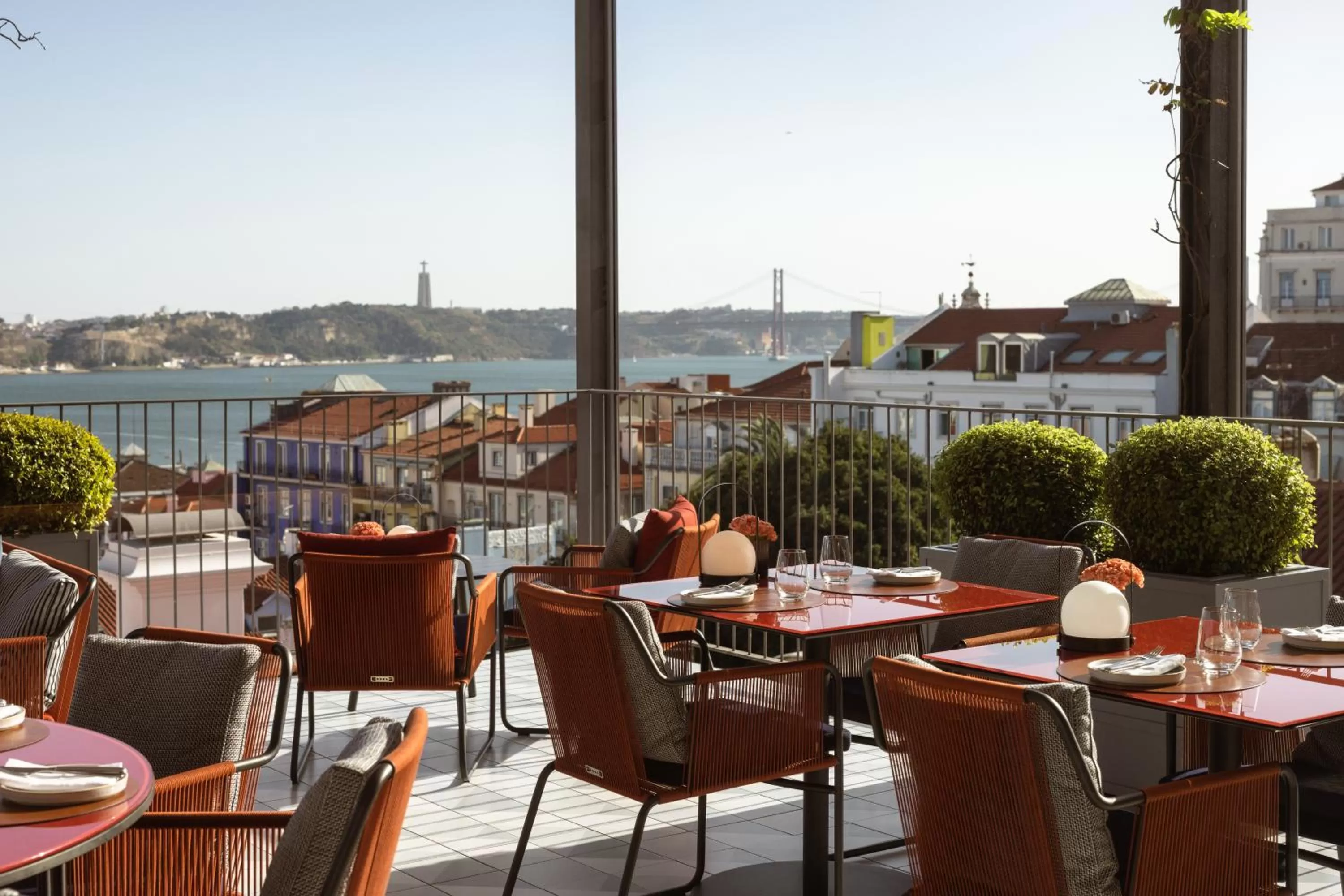 Restaurant/places to eat in Bairro Alto Hotel