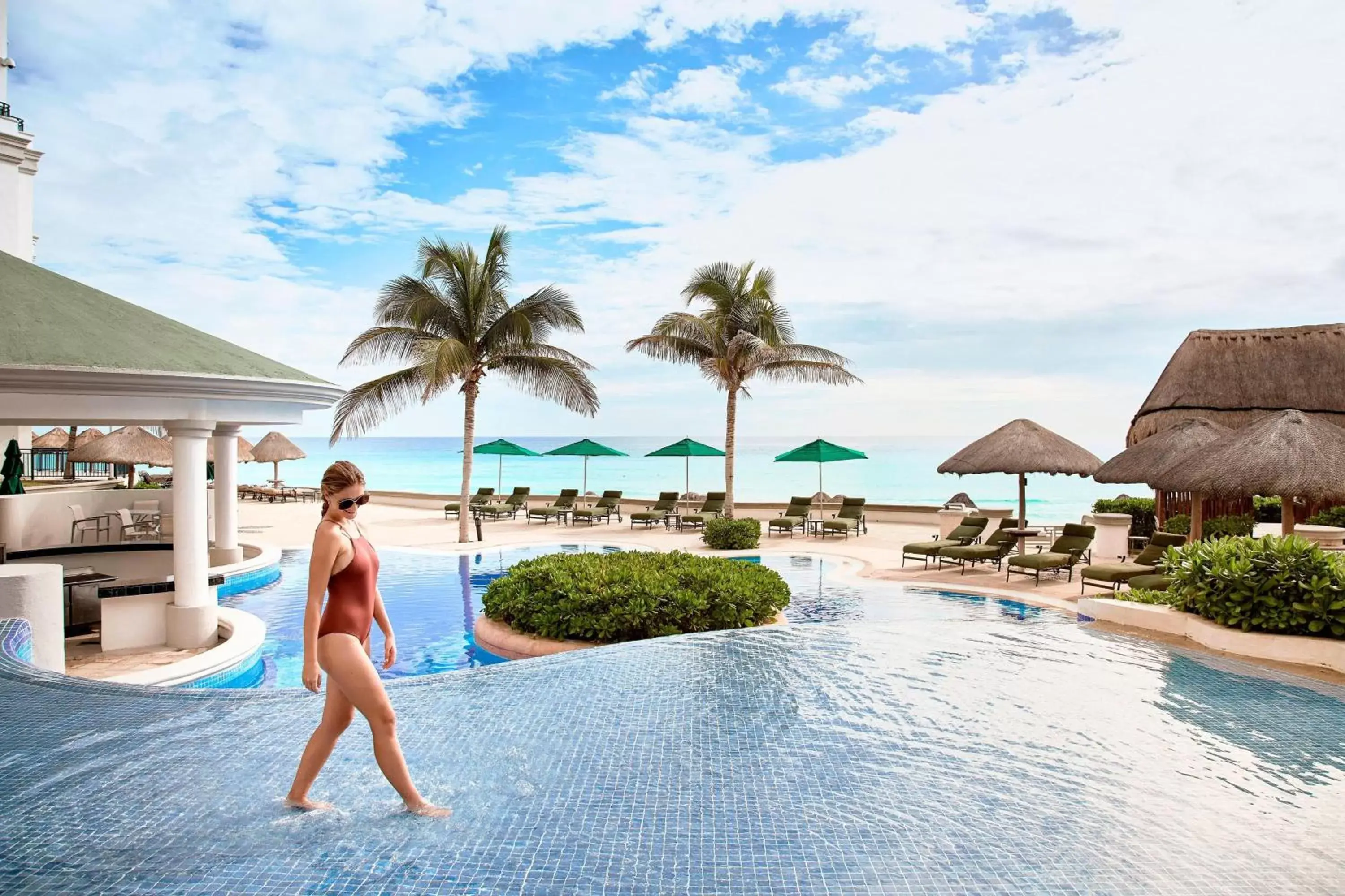 Swimming Pool in JW Marriott Cancun Resort & Spa