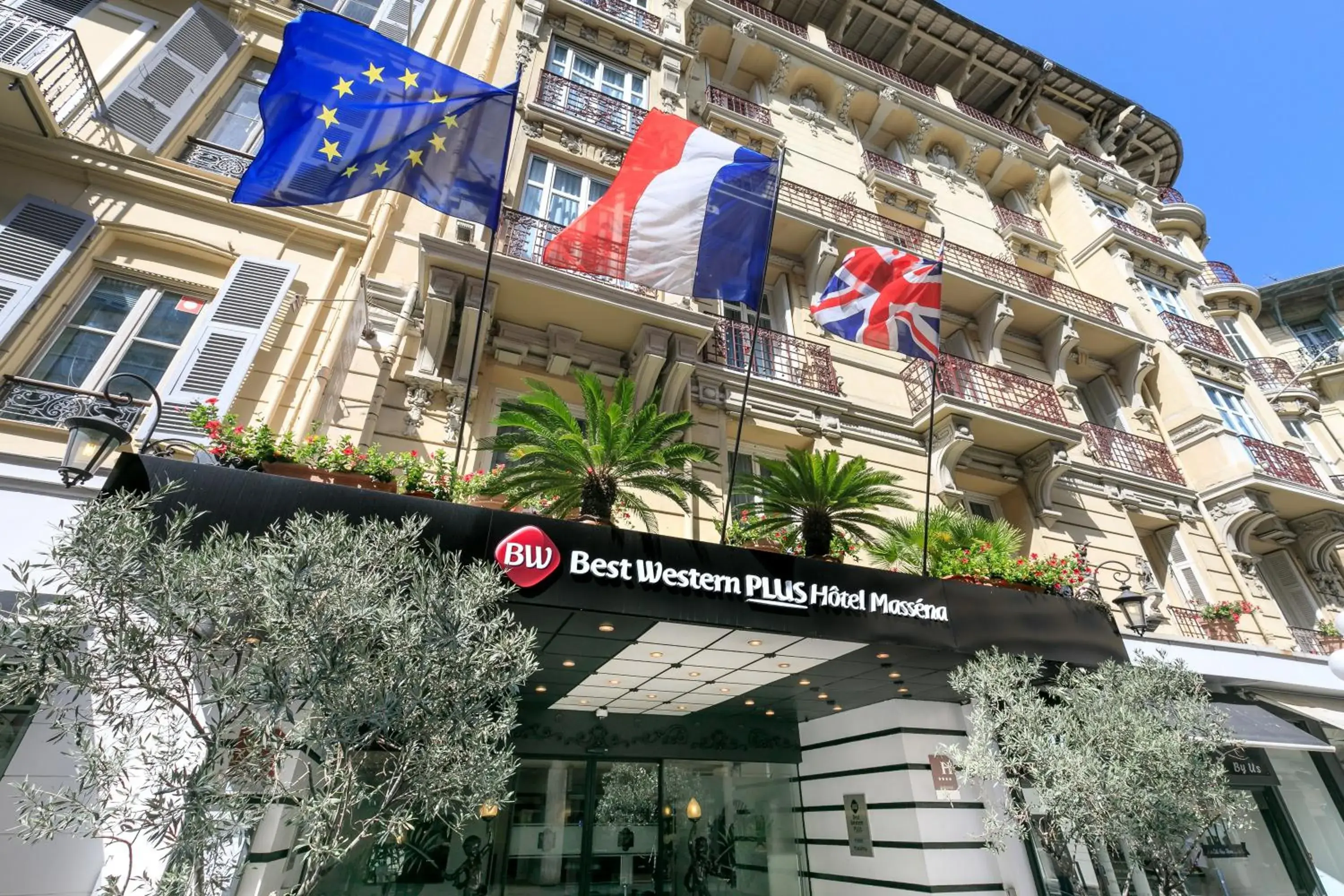 Facade/entrance, Property Building in Best Western Plus Hôtel Massena Nice