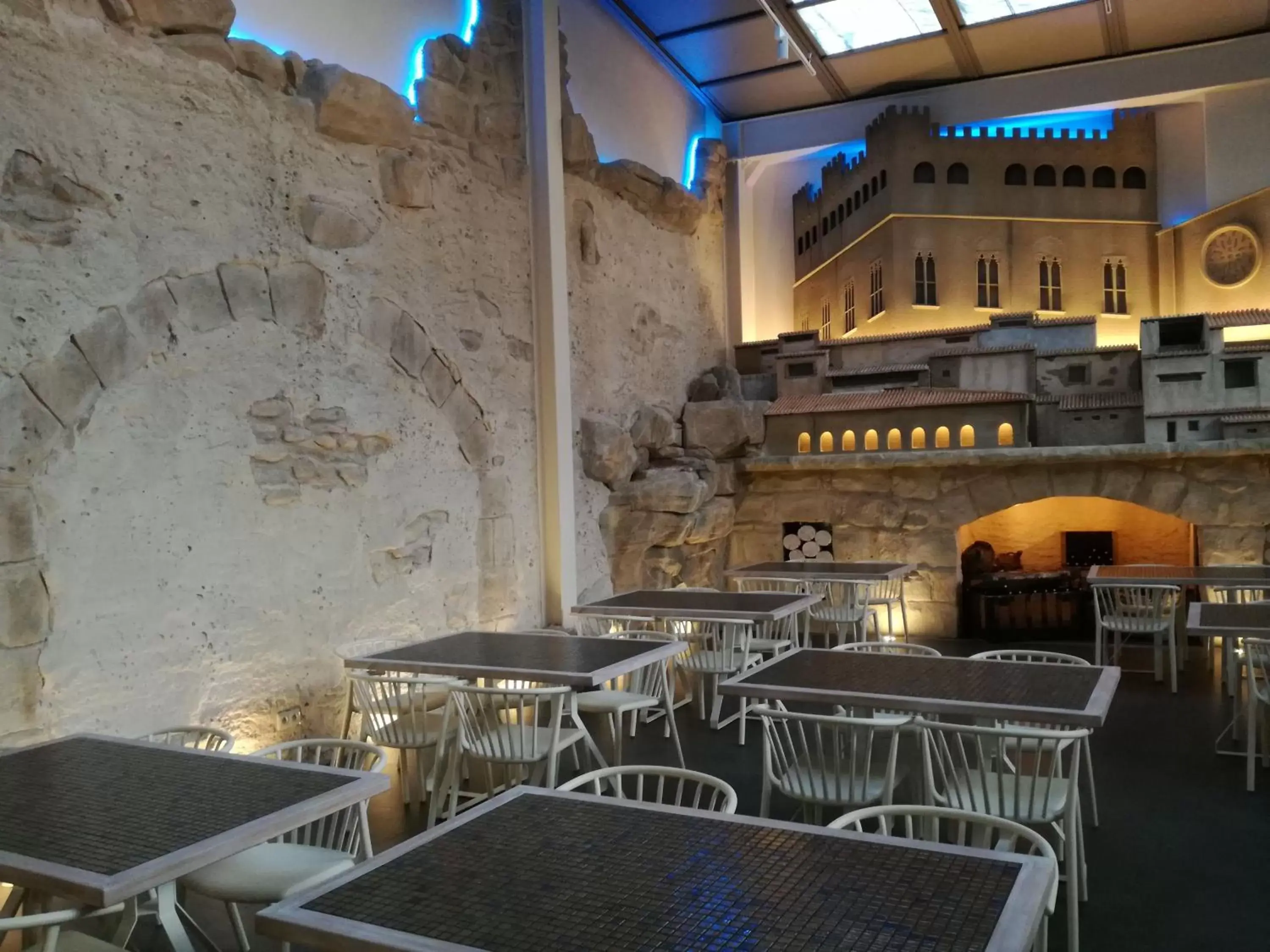 Restaurant/Places to Eat in Hotel El Salt