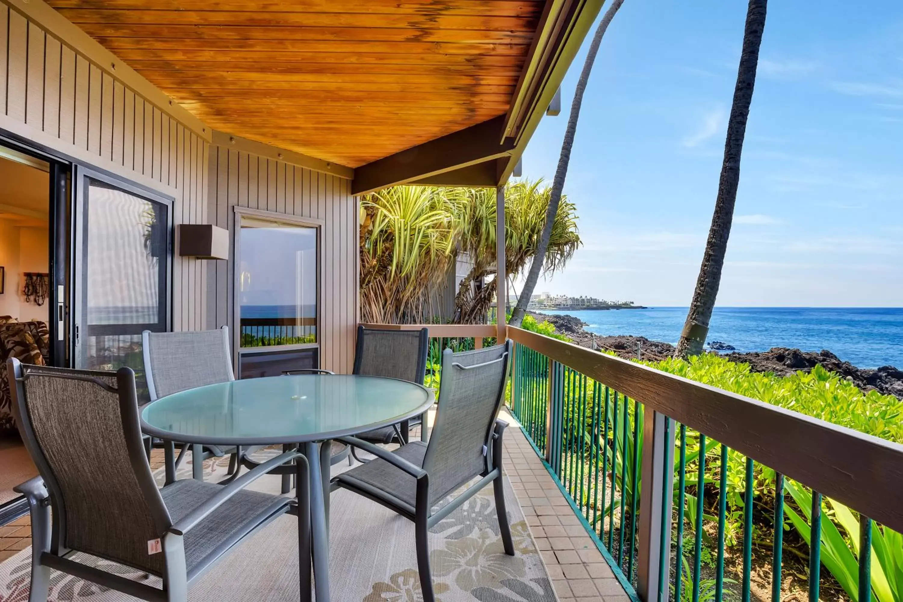 Balcony/Terrace in Kanaloa at Kona by Castle Resorts & Hotels