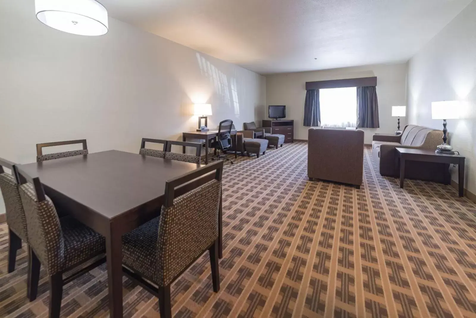 Dining Area in Best Western University Inn and Suites