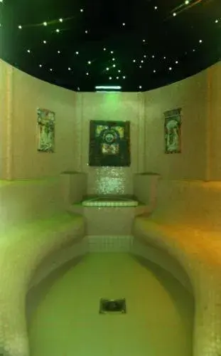 Steam room, Swimming Pool in Hotel Spa La Hacienda De Don Juan