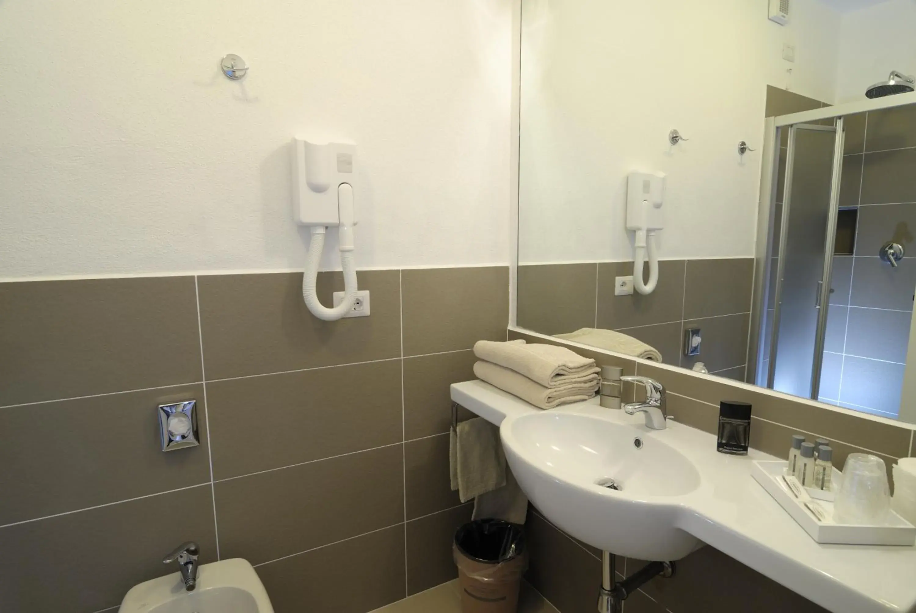 Bathroom in Hotel Ambrosio La Corte