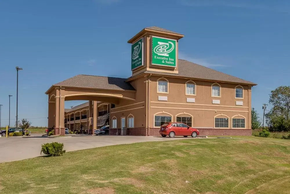 Bird's eye view, Property Building in Executive Inn & Suites Cushing