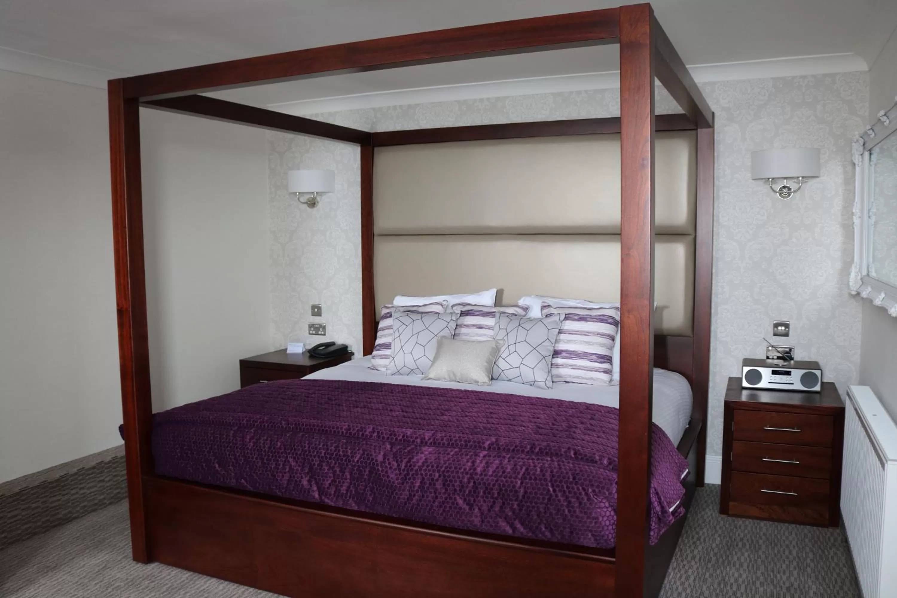 Bed in Hotel Victoria