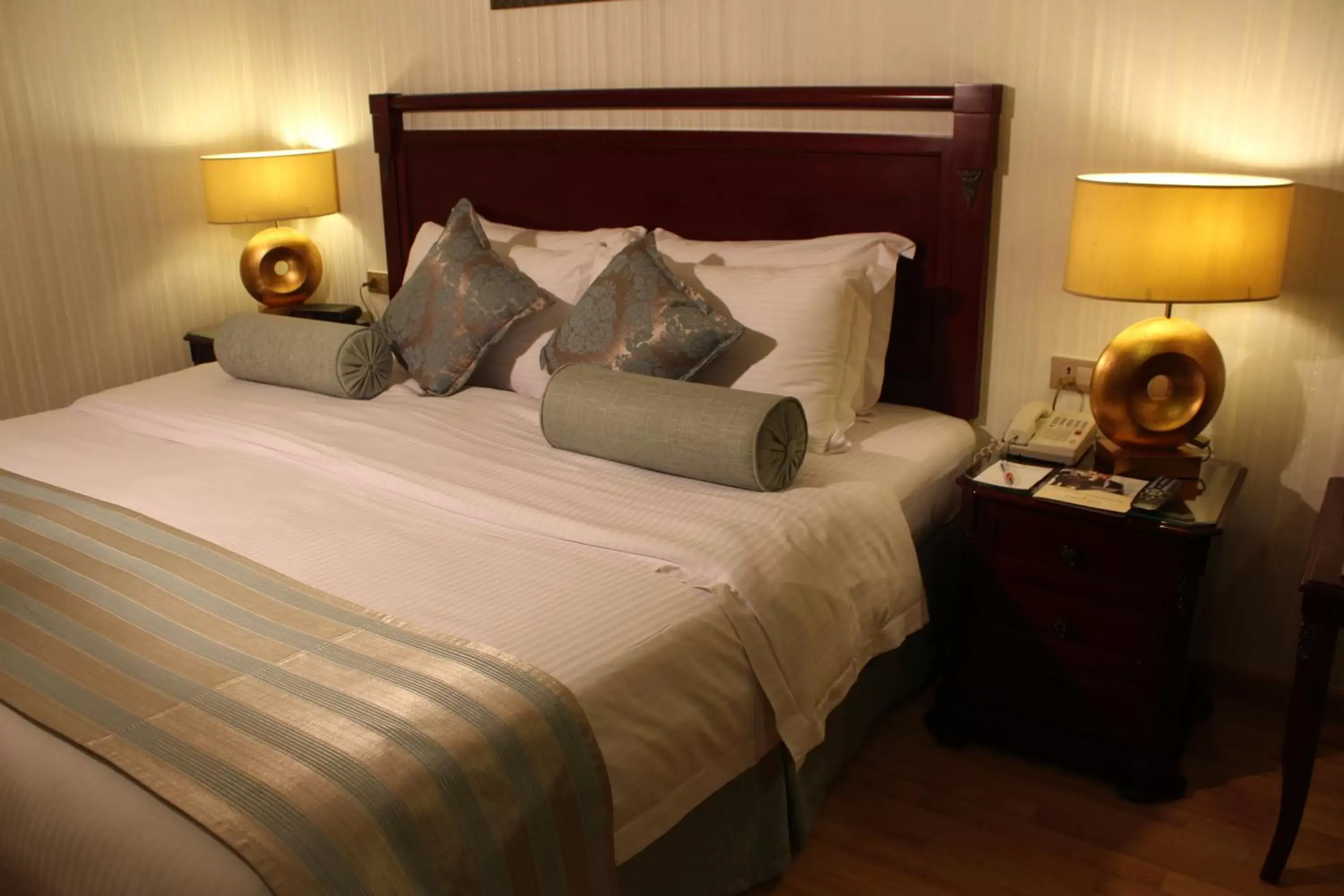 bunk bed, Bed in Swiss Al Hamra Hotel