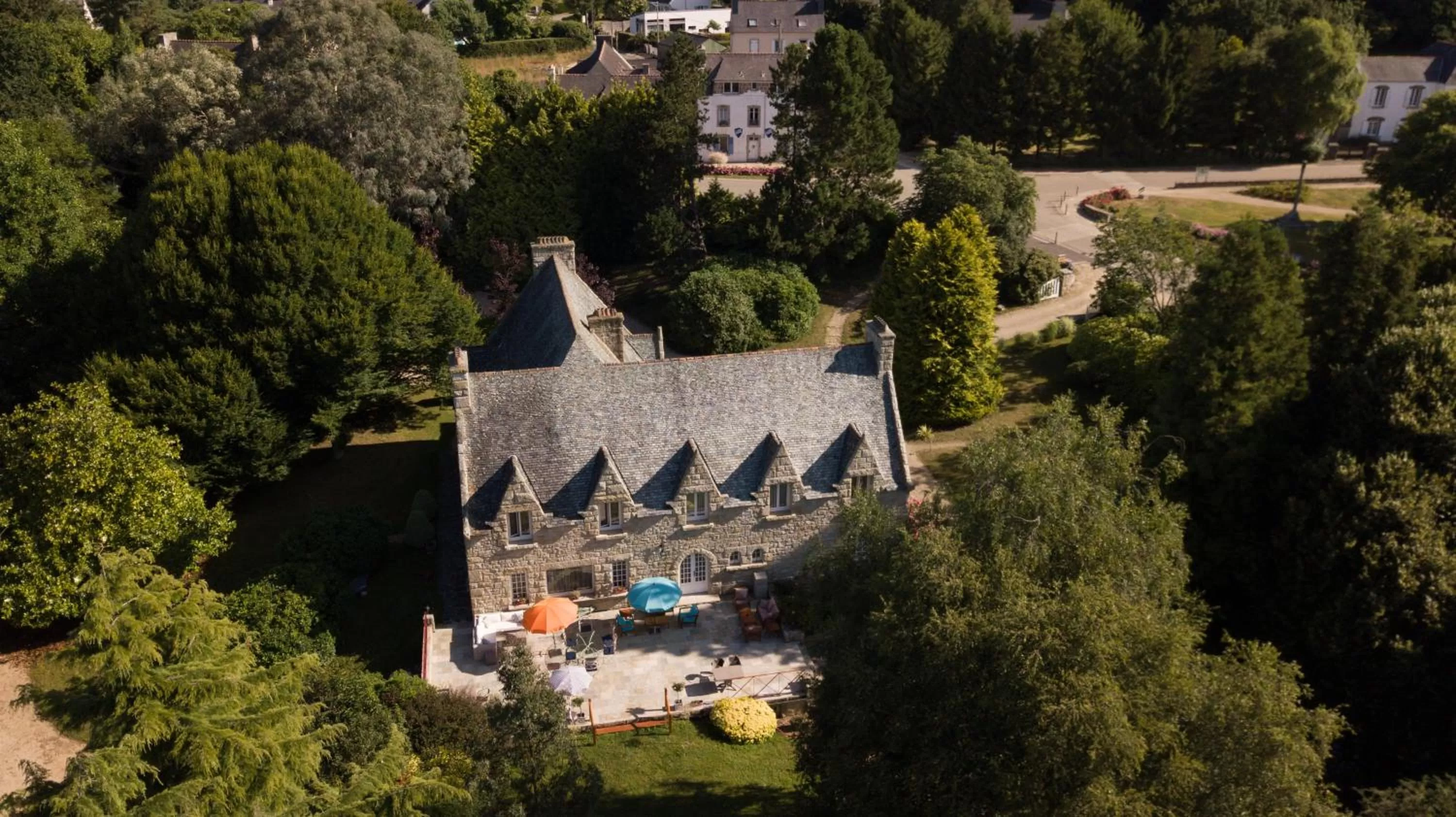 Facade/entrance, Bird's-eye View in KerBlondel