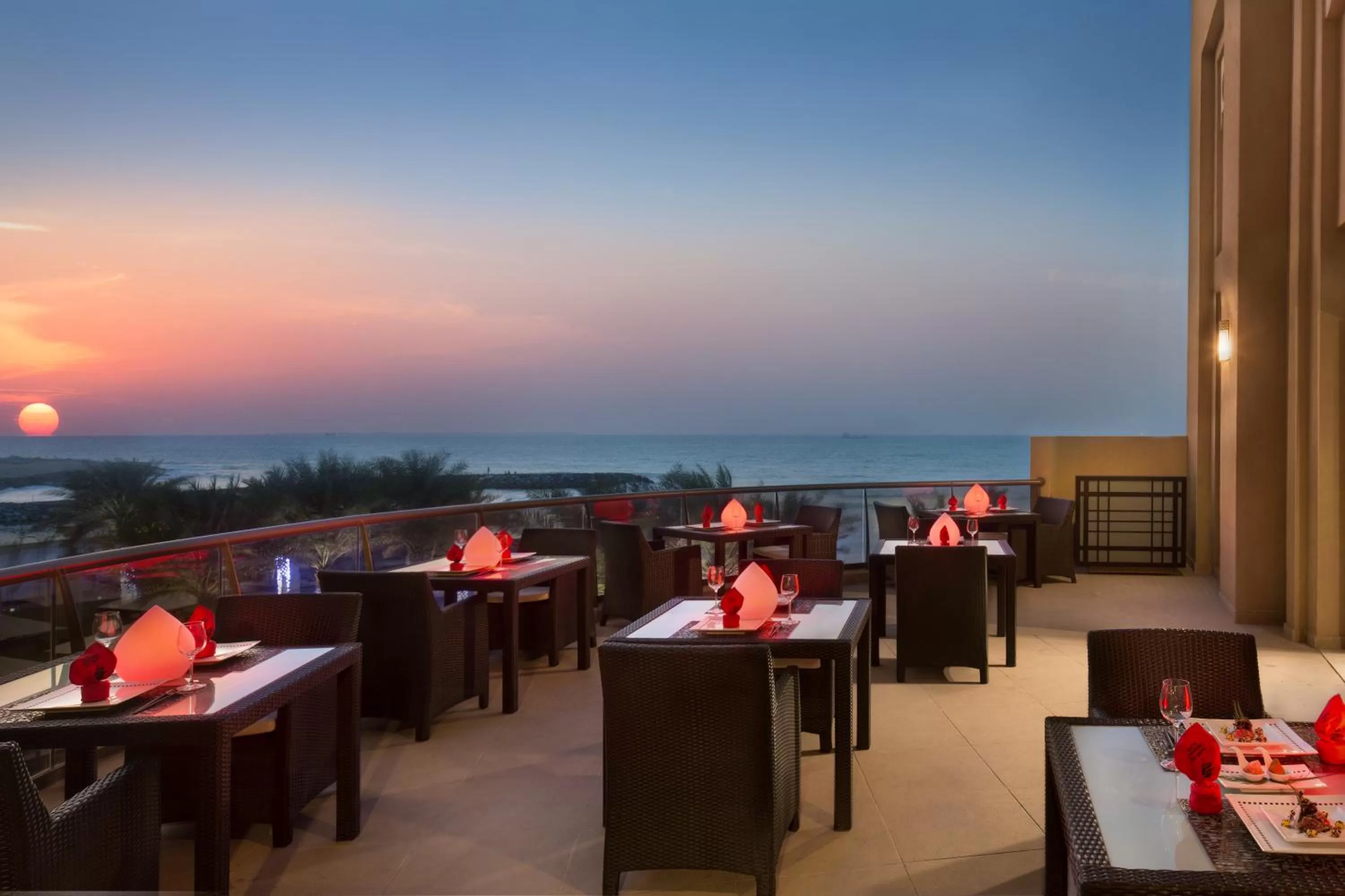 Restaurant/places to eat in Bahi Ajman Palace Hotel