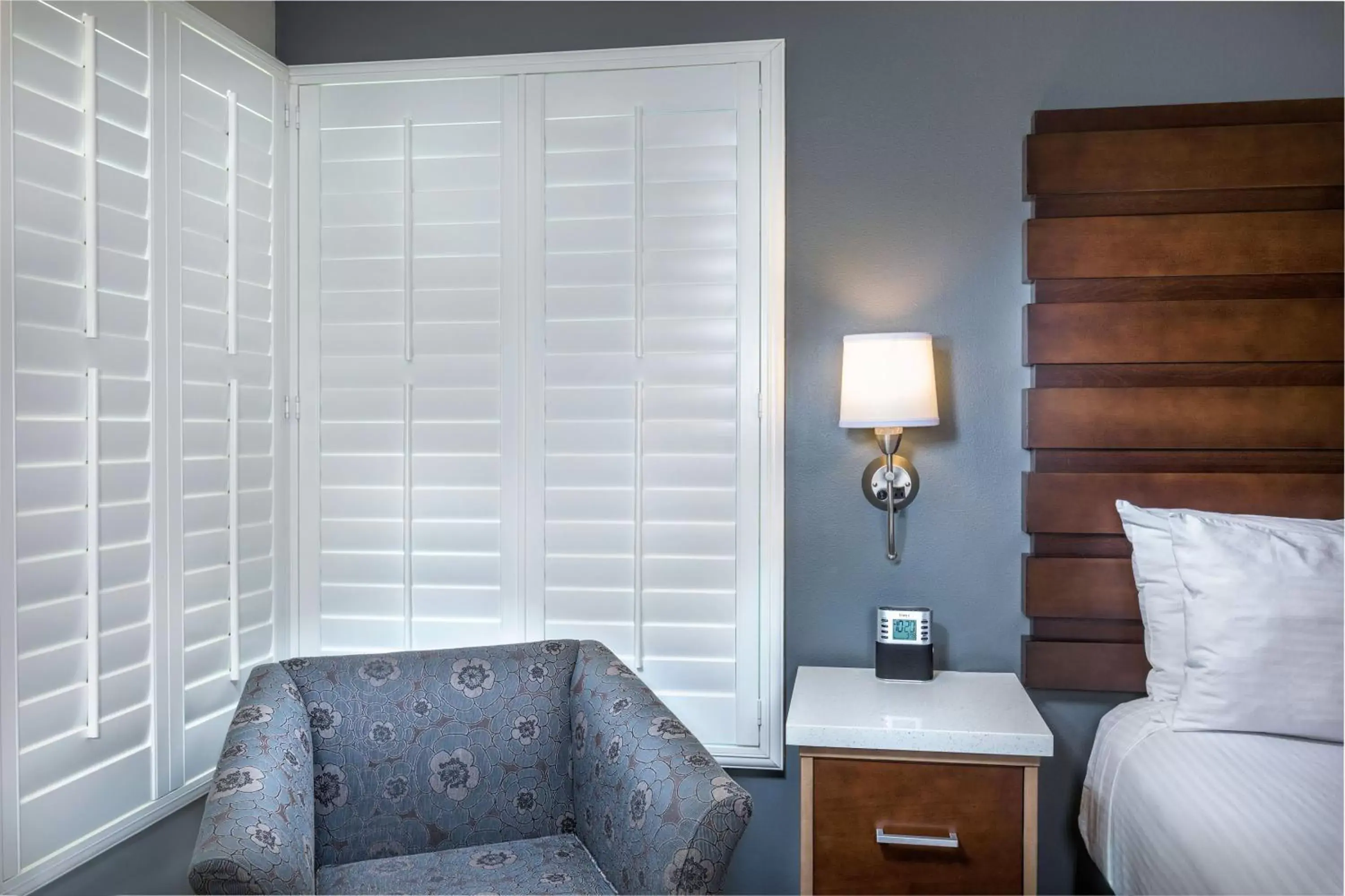 Bed in Desert Palms Hotel & Suites Anaheim Resort Bed in Desert Palms Hotel & Suites Anaheim Resort