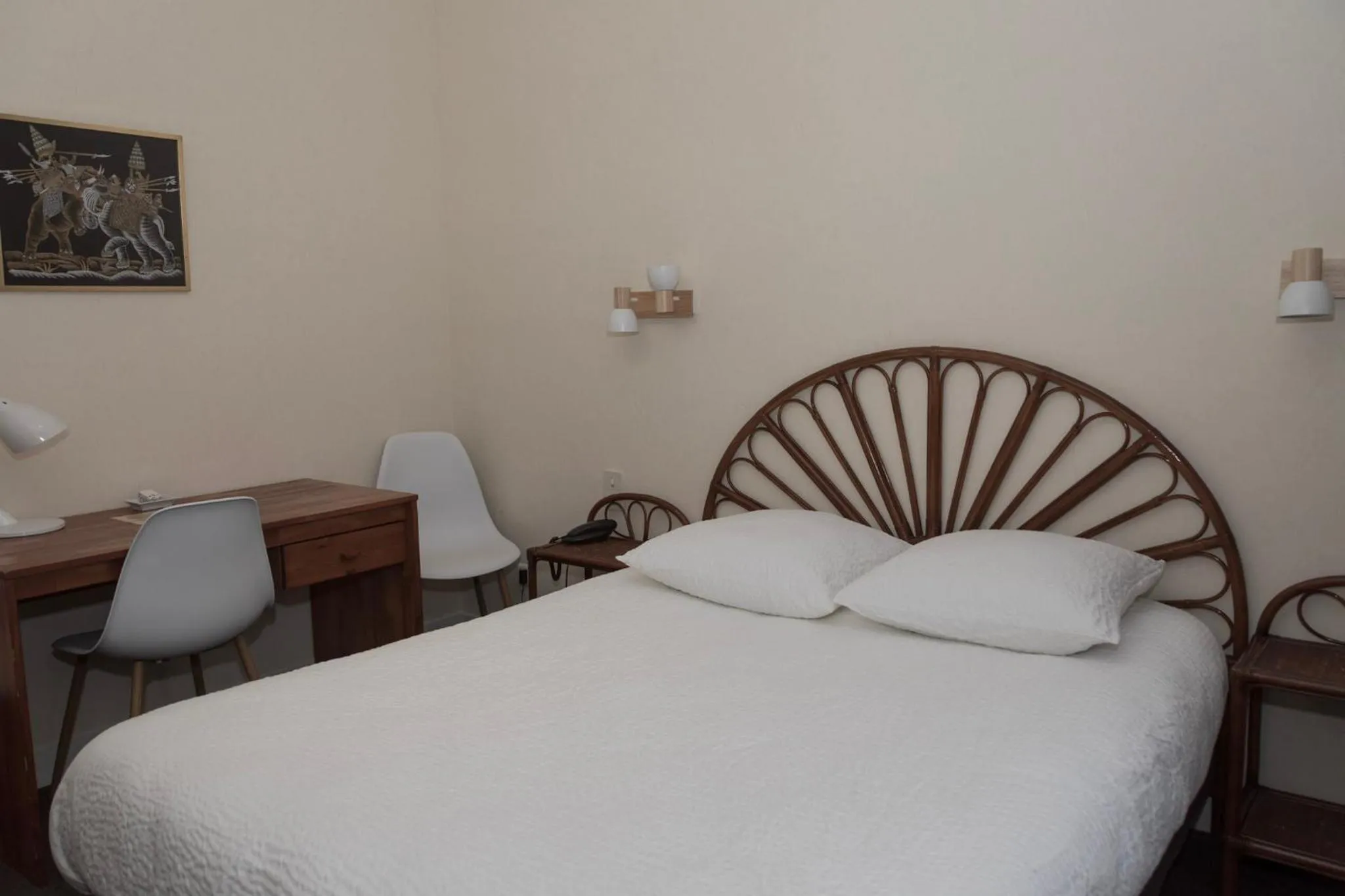 Bed in Cit'Hotel Aéro-Hotel