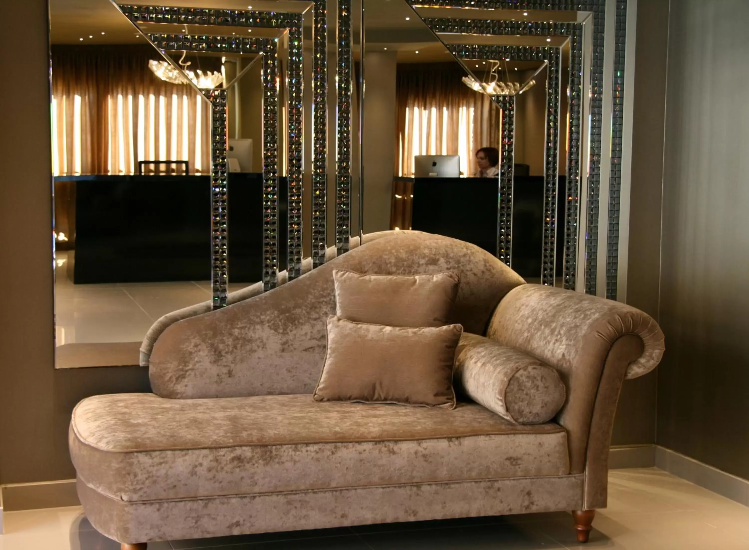 Lobby or reception in Hotel & SPA Bringué Lobby or reception in Hotel & SPA Bringué