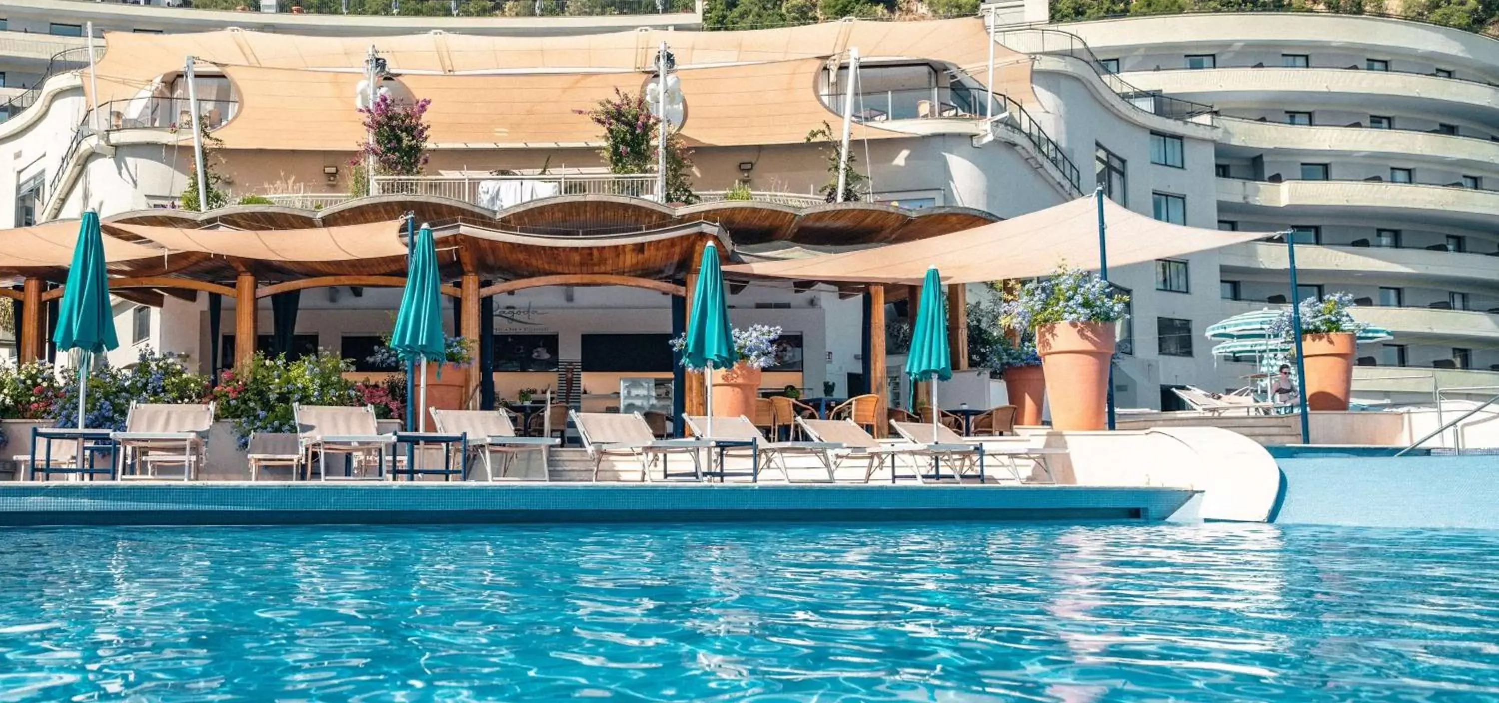 Lounge or bar, Swimming Pool in Hilton Sorrento Palace