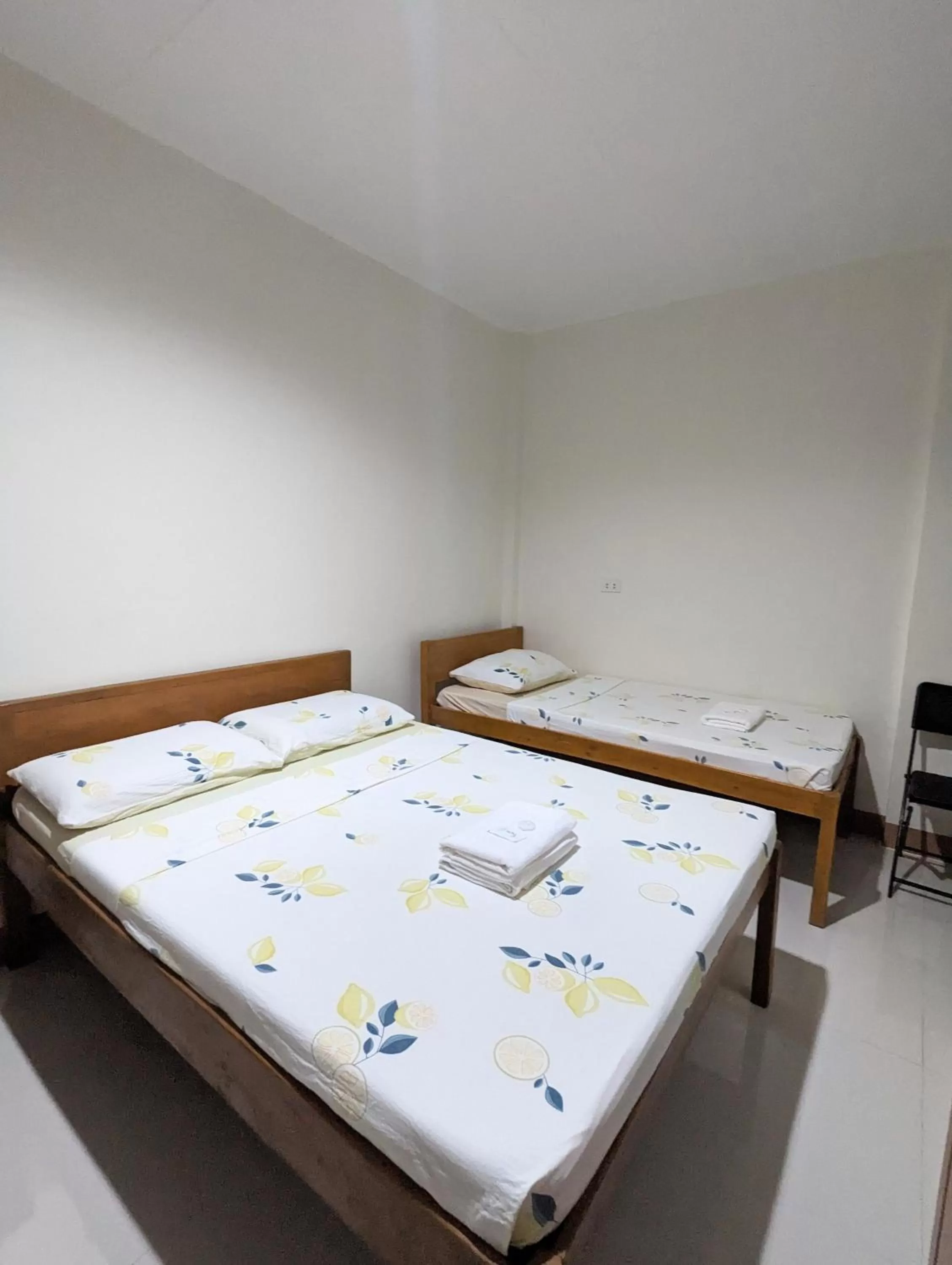 Bed in Charlina Inn Panglao