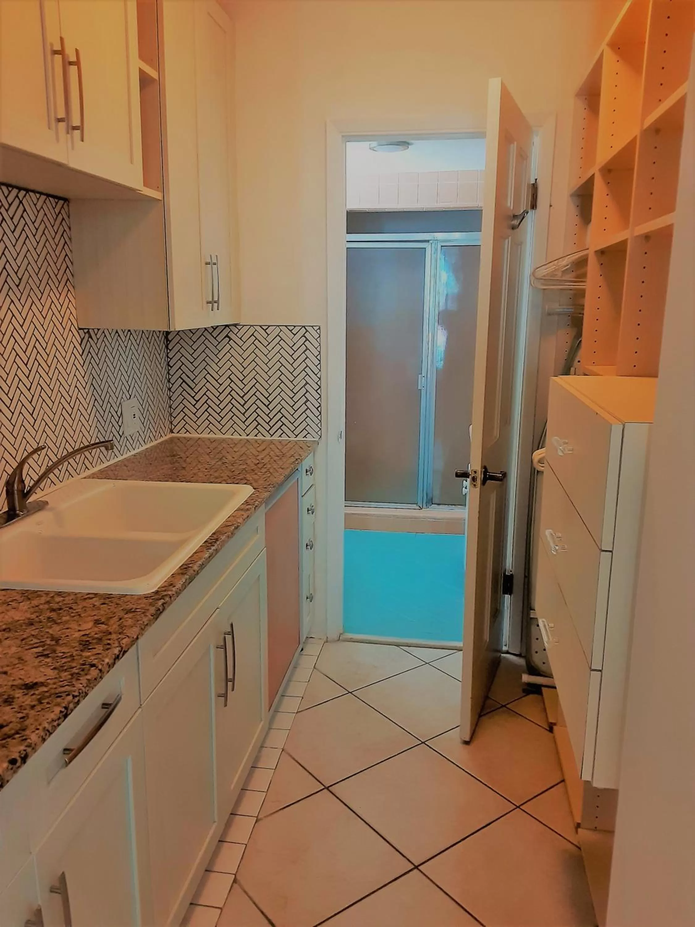 Kitchen or kitchenette in Manhattan Tower Apartment Hotel