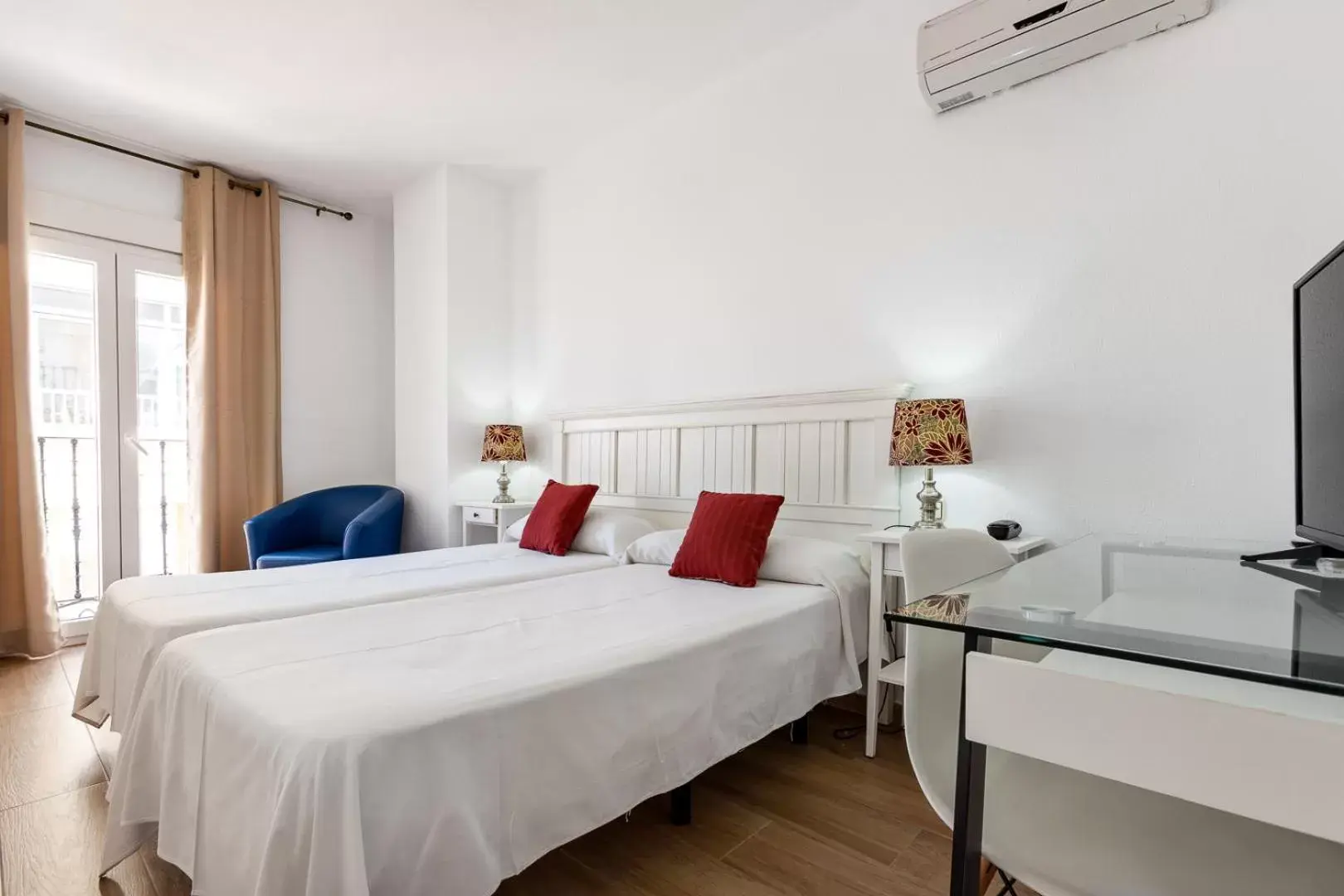 Bed in Hotel Madrid Bed in Hotel Madrid