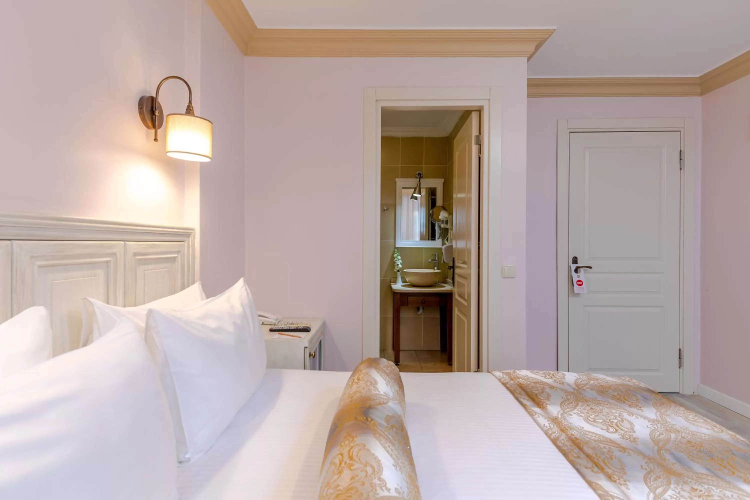 Bathroom, Bed in Agora Guesthouse