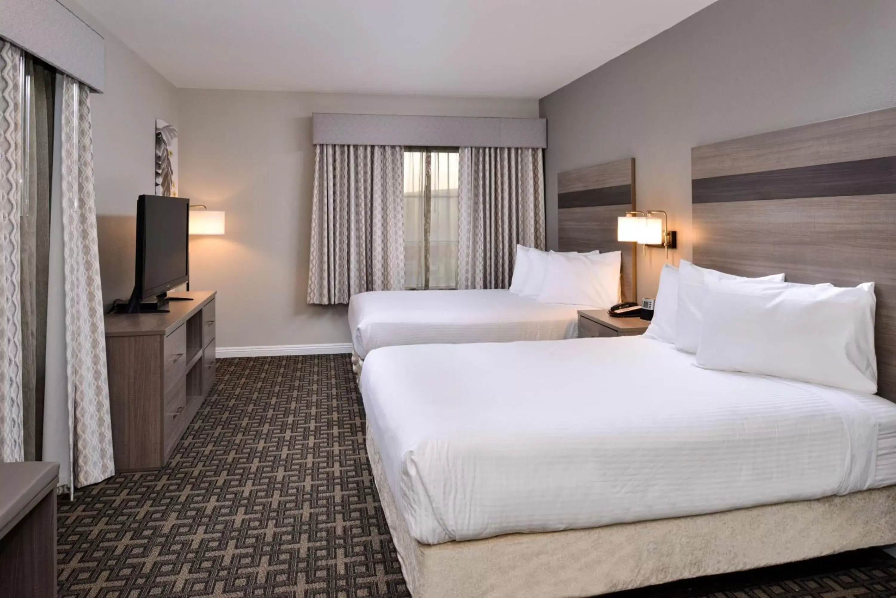 Photo of the whole room, Bed in Best Western Kettleman City Inn & Suites