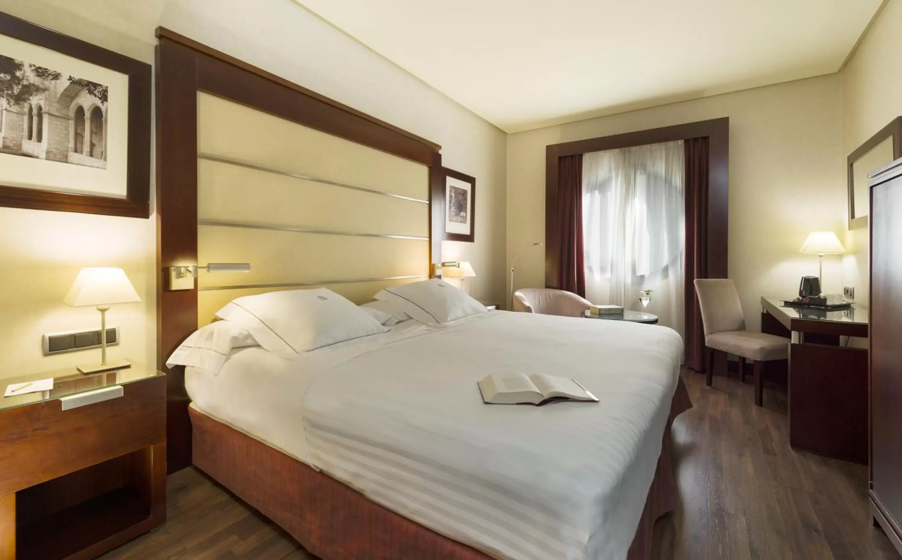 Photo of the whole room, Bed in Hotel Badajoz Center