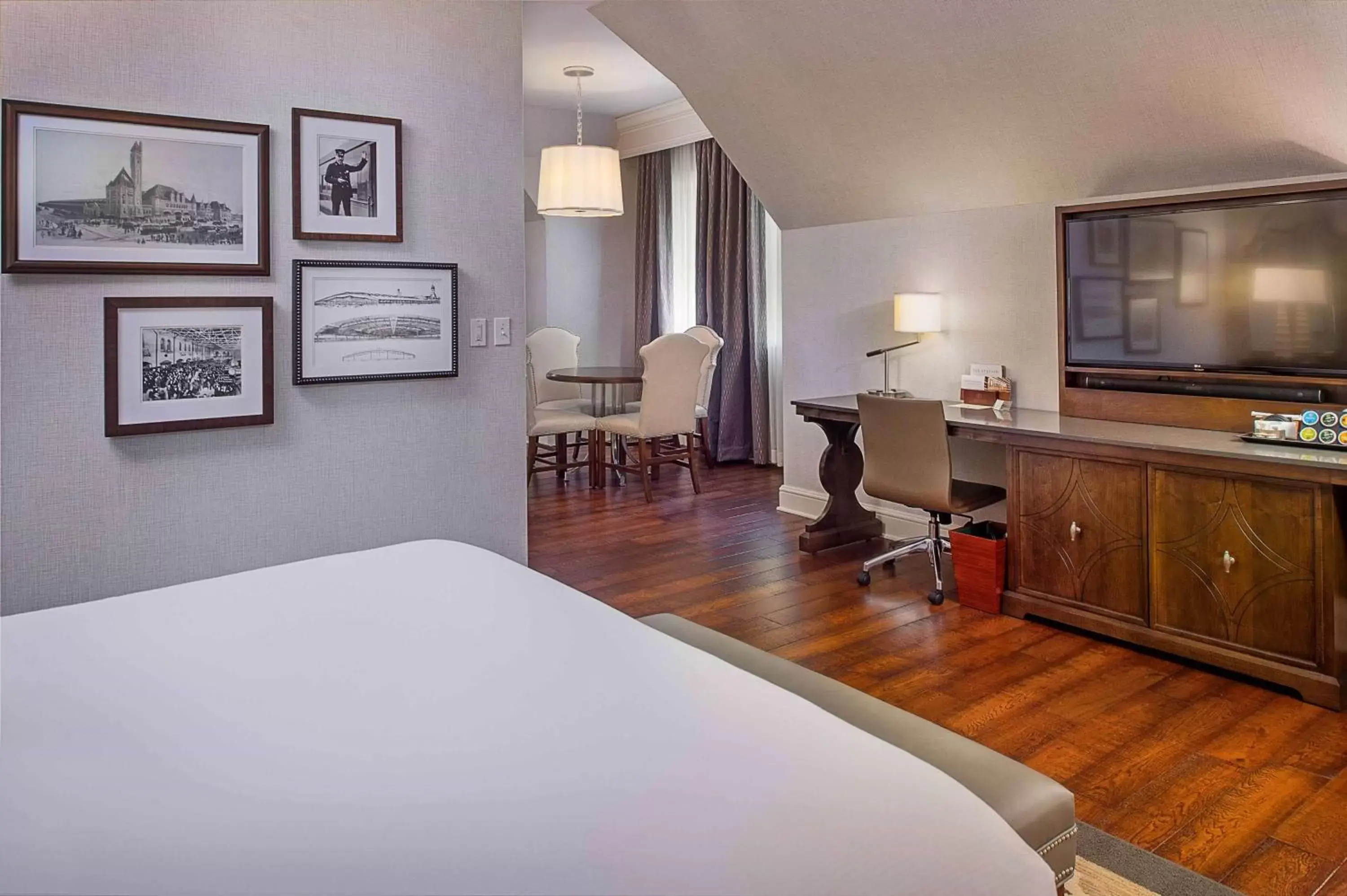 Bedroom, TV/Entertainment Center in St. Louis Union Station Hotel, Curio Collection by Hilton