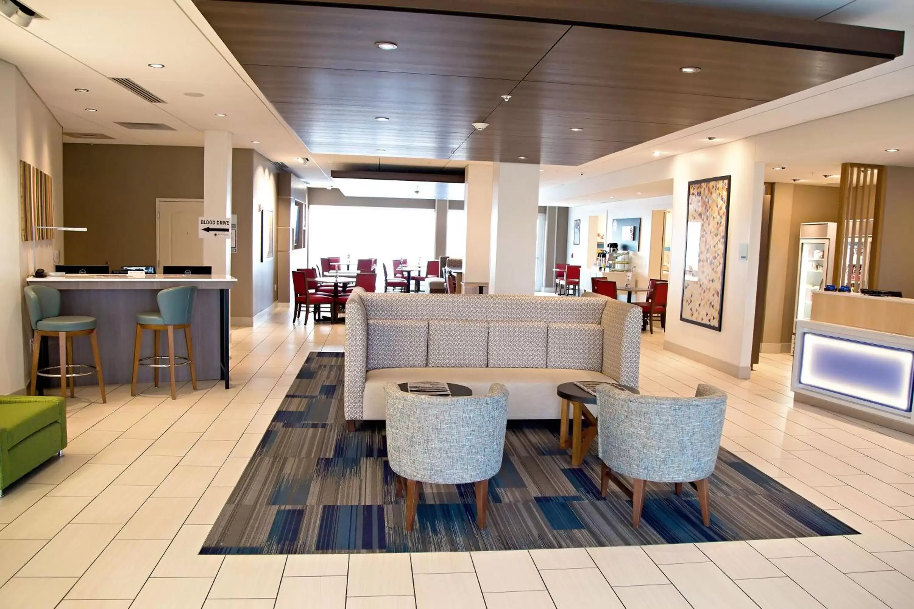 Lobby or reception in Holiday Inn Express & Suites Great Bend, an IHG Hotel