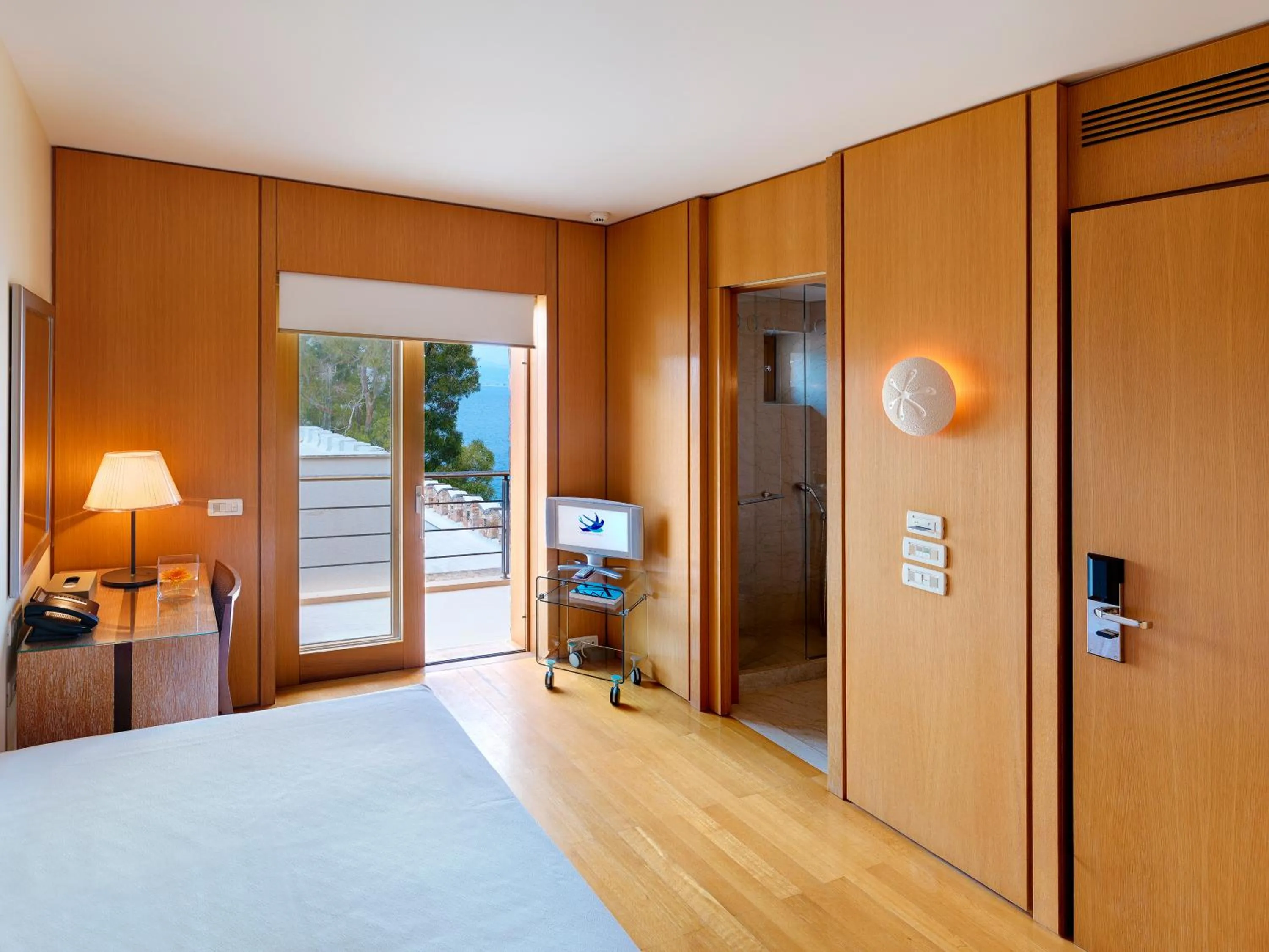 Bed in Amphitryon Hotel