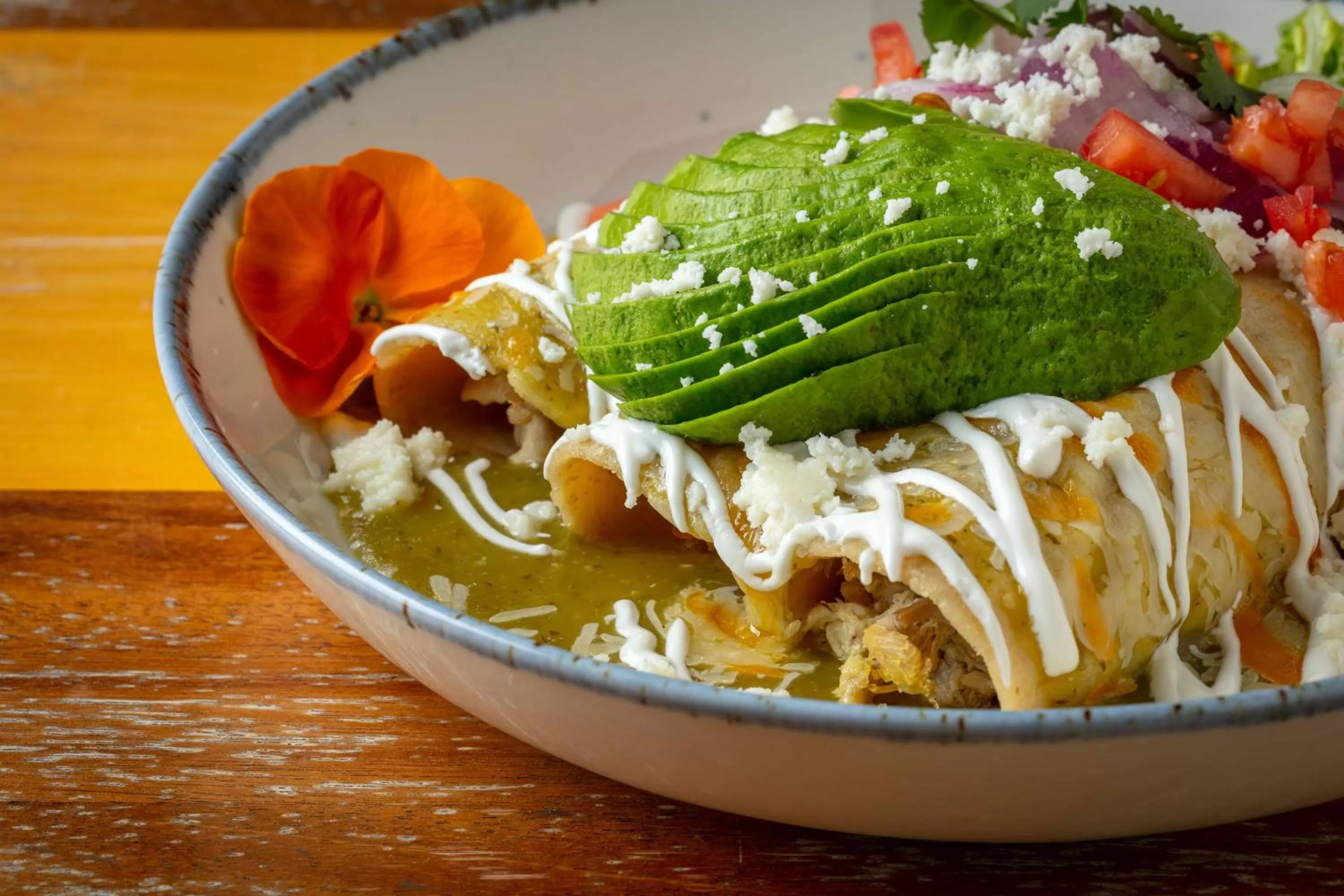 Restaurant/places to eat in The Waterfront Beach Resort, A Hilton Hotel