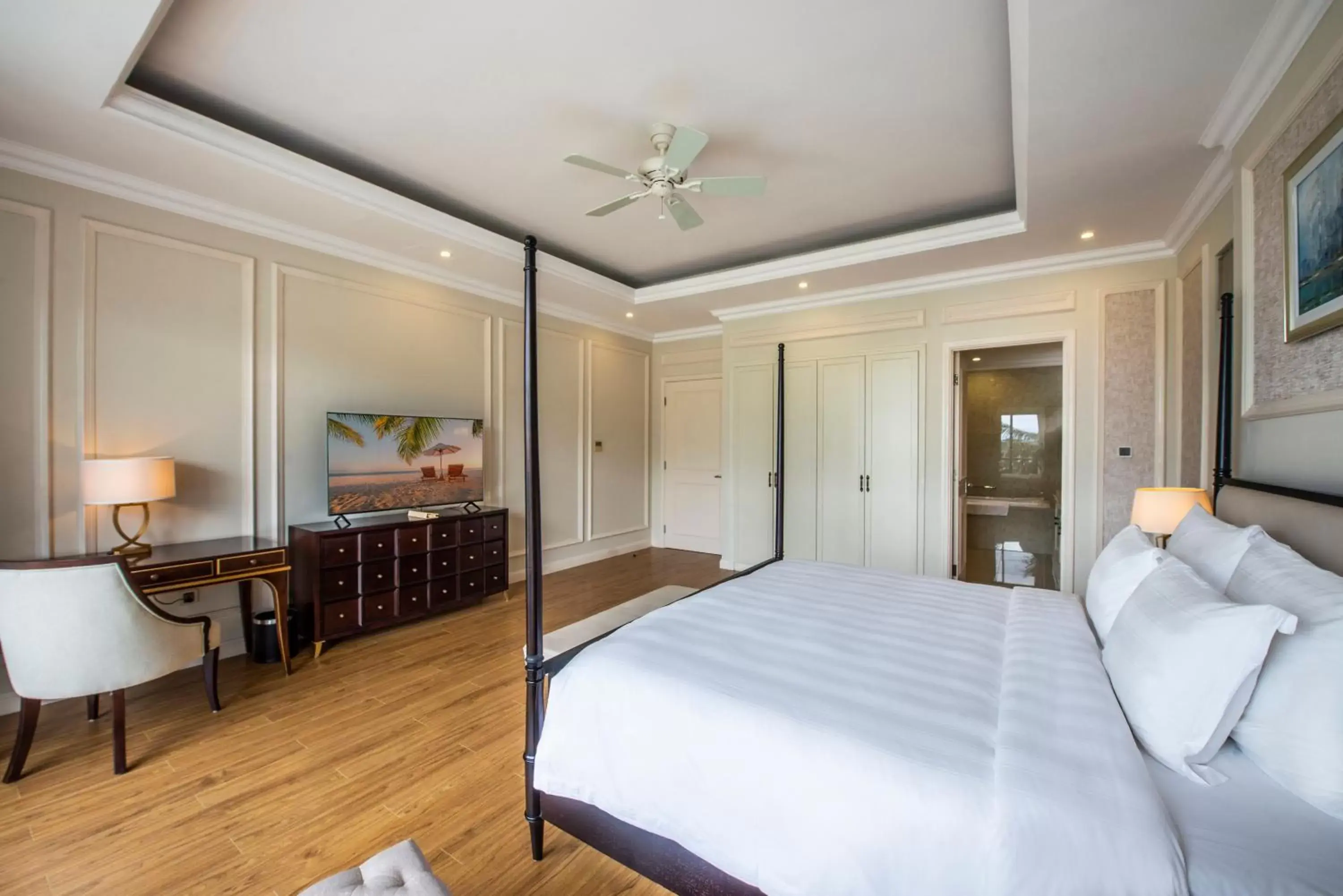 Photo of the whole room, Bed in Vinpearl Resort Nha Trang