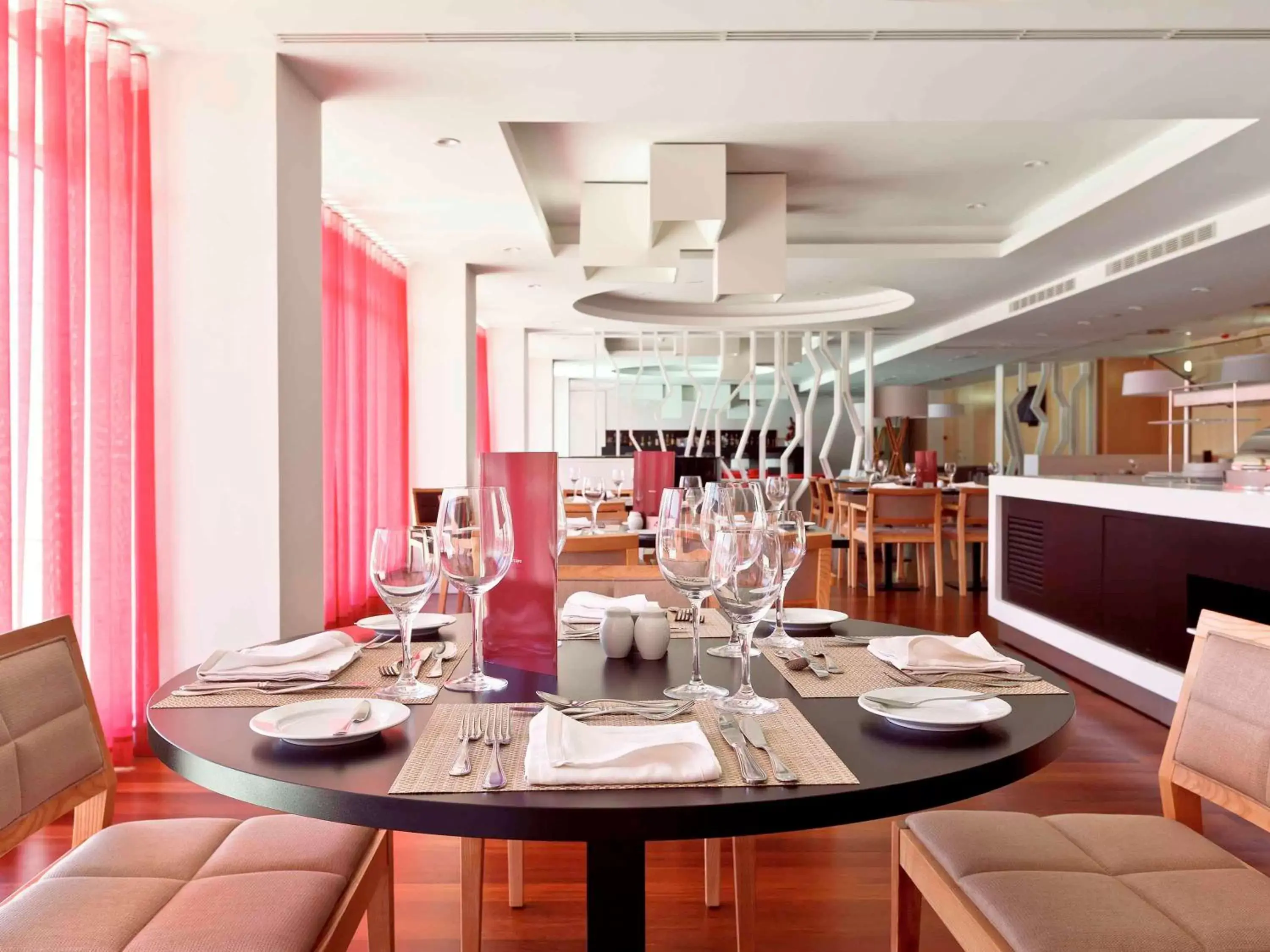 Restaurant/Places to Eat in Hotel Mercure Braga Centro