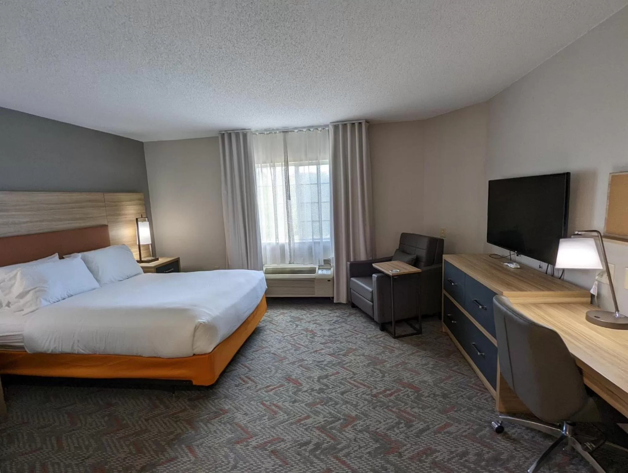 Photo of the whole room, Bed in Candlewood Suites Wilson by IHG