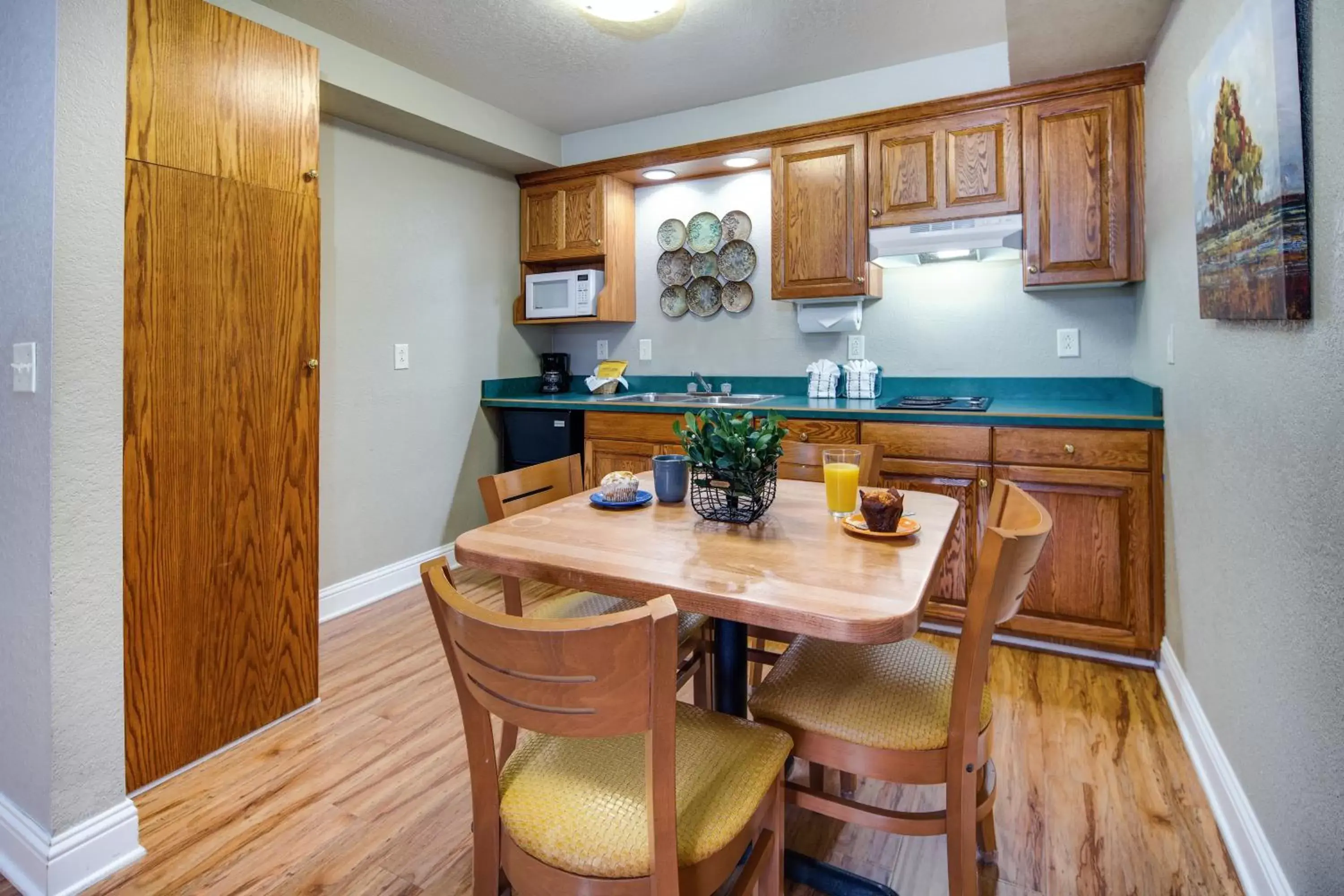 Kitchen or kitchenette, Kitchen/Kitchenette in Stratford Inn