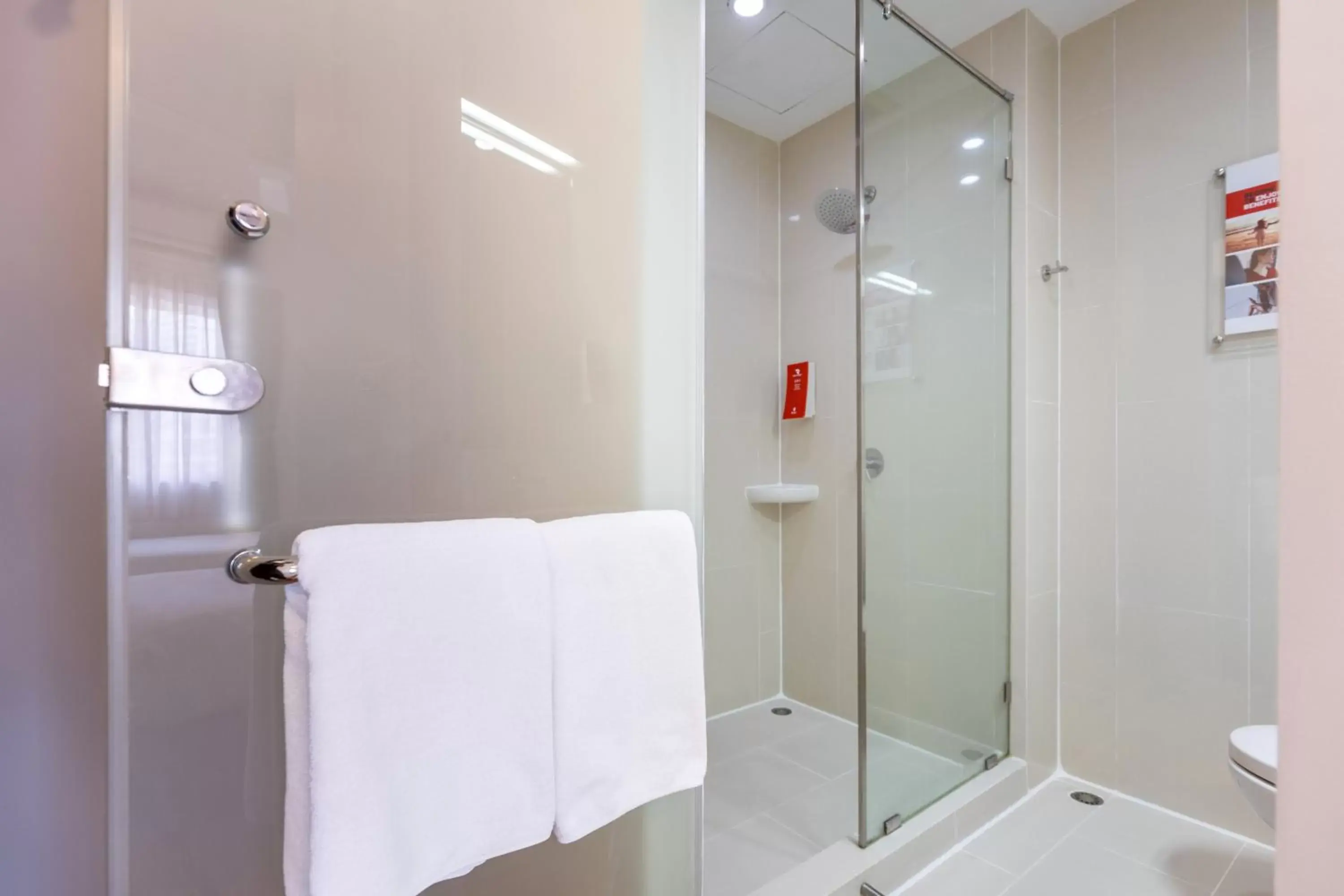 Bathroom in Red Planet Pattaya SHA Extra Plus